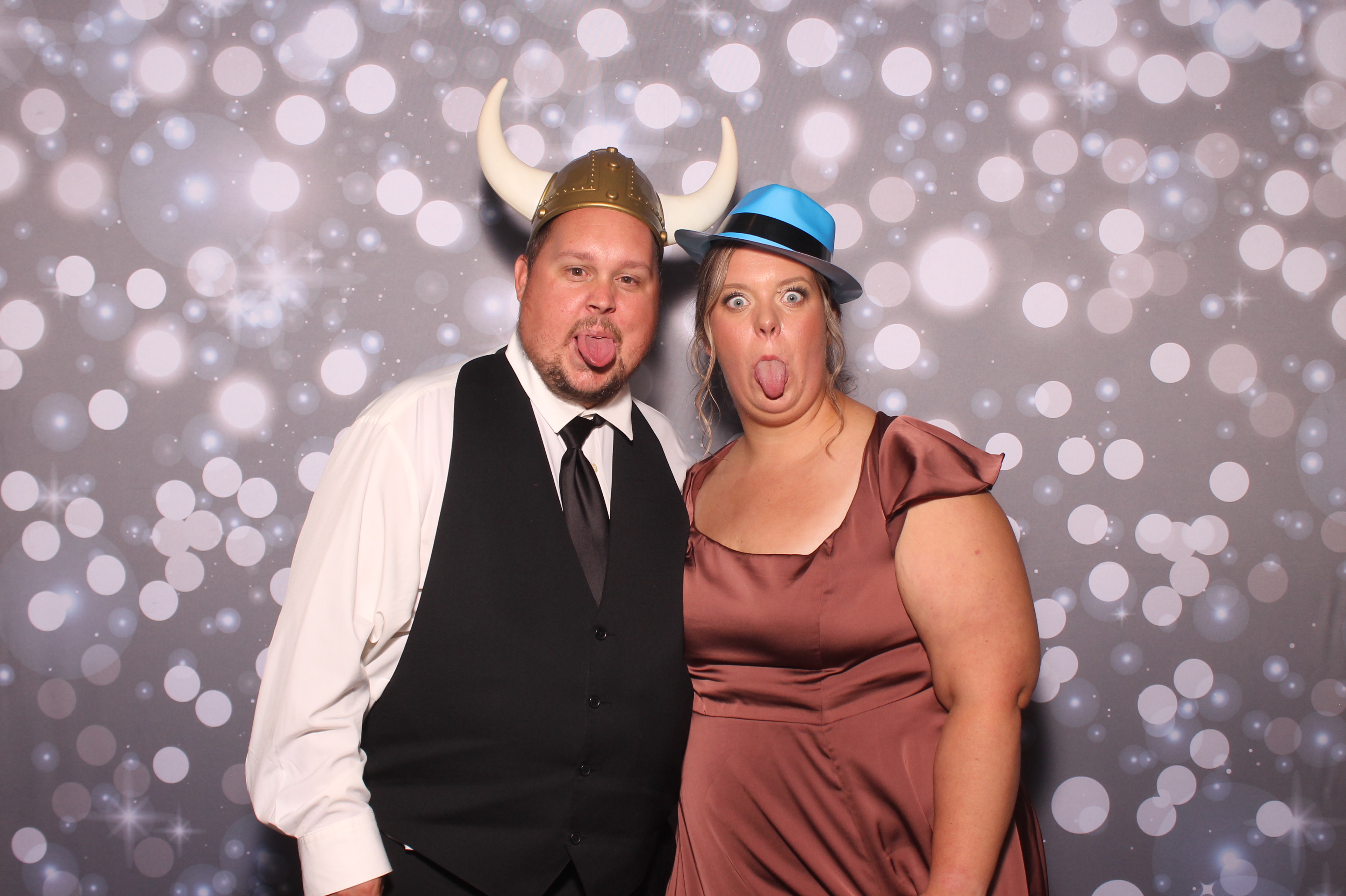 Lily & Jordan Wedding | View more photos from the event at gallery.photoboothcincy.com/u/PhotoBoothCincy/Lily-Jordan-Wedding
