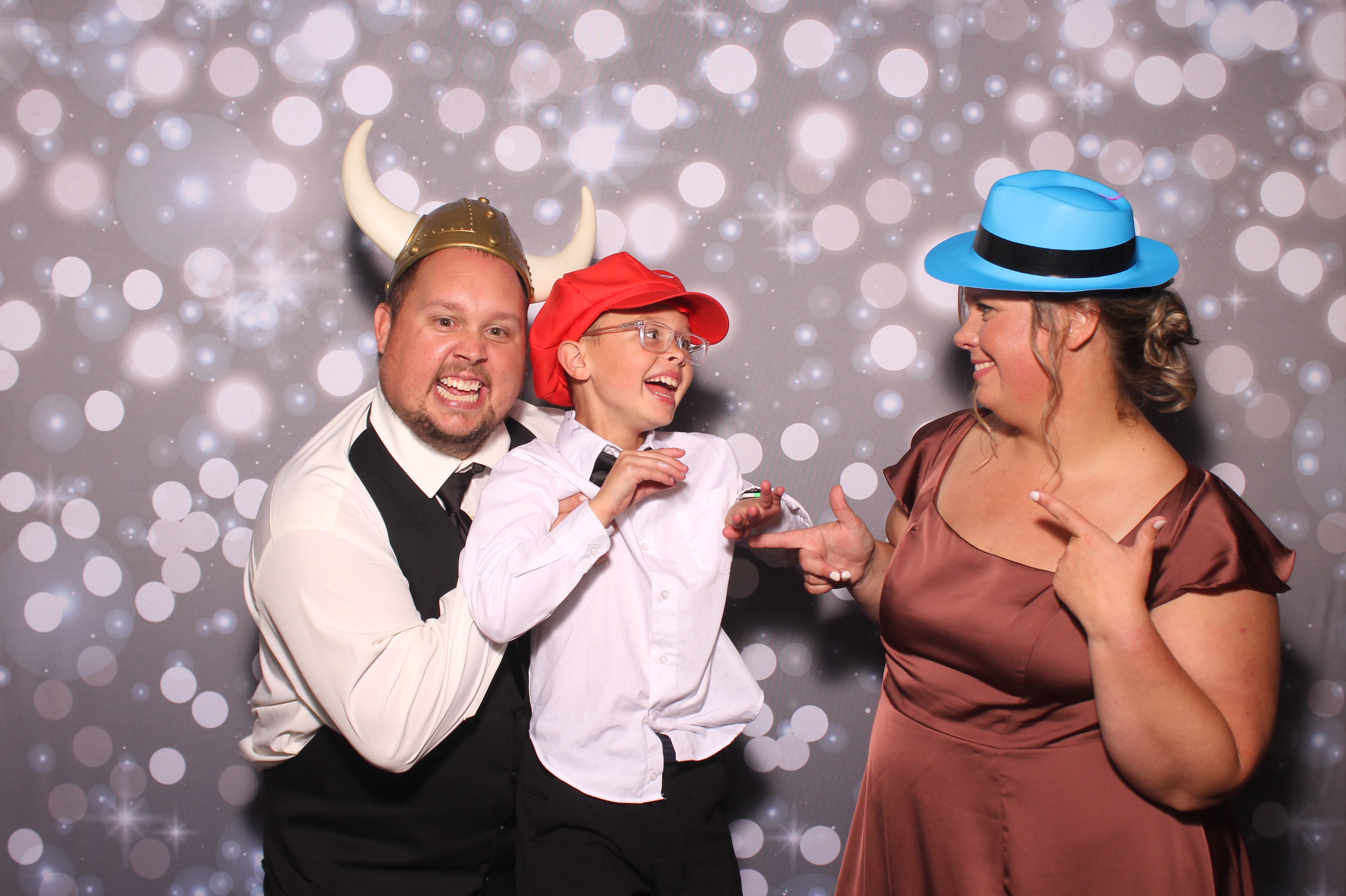 Lily & Jordan Wedding | View more photos from the event at gallery.photoboothcincy.com/u/PhotoBoothCincy/Lily-Jordan-Wedding