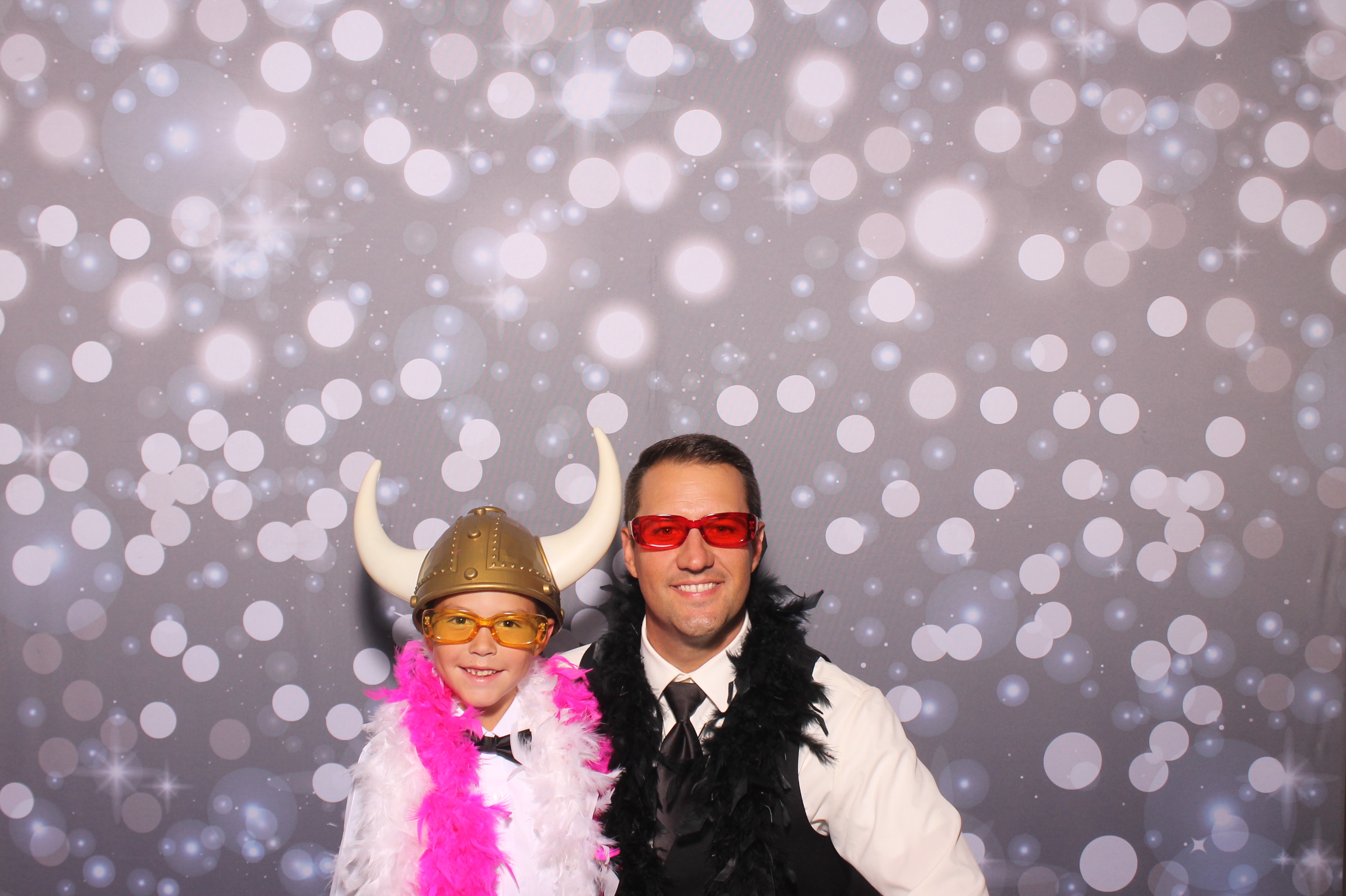 Lily & Jordan Wedding | View more photos from the event at gallery.photoboothcincy.com/u/PhotoBoothCincy/Lily-Jordan-Wedding