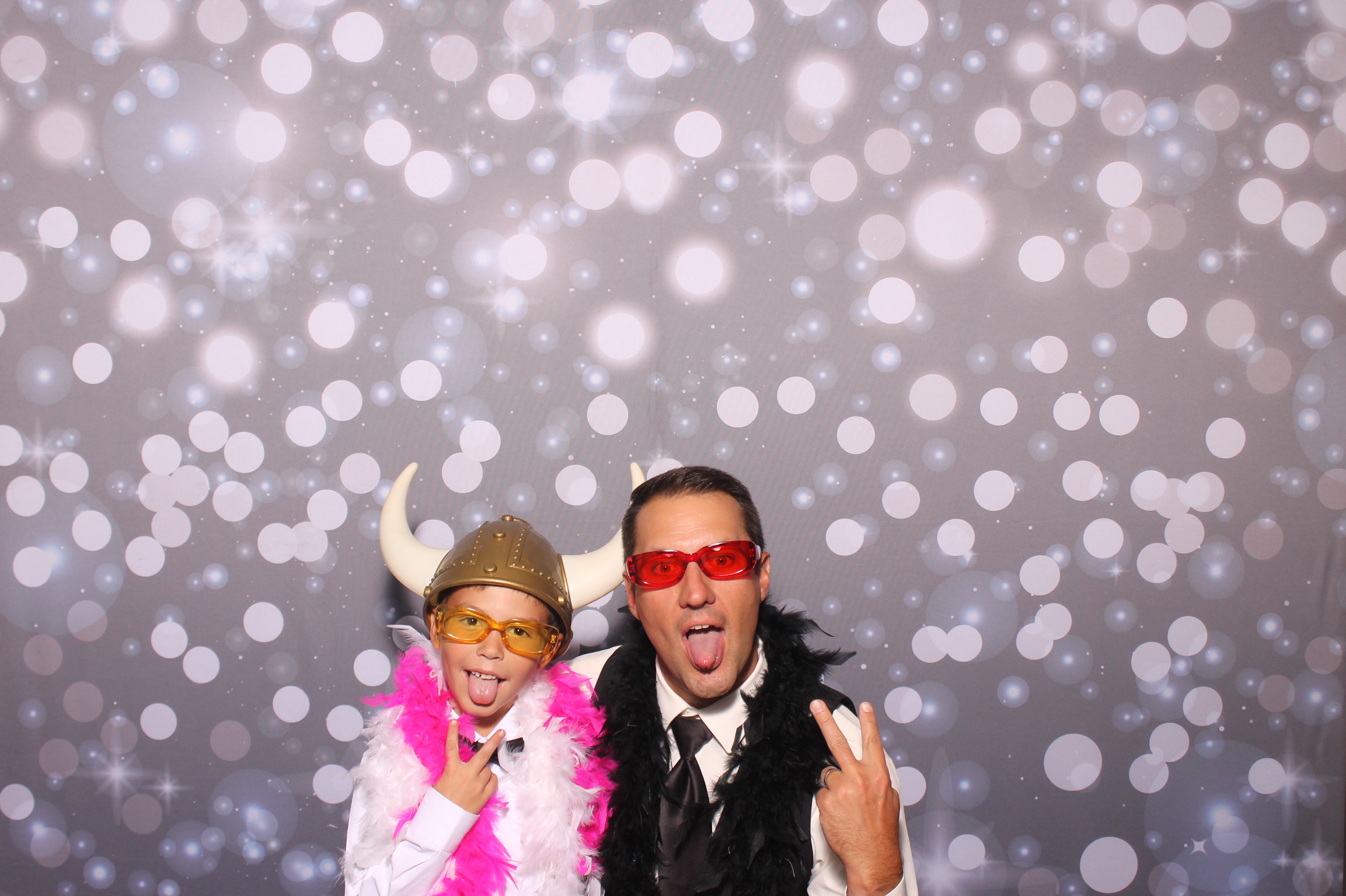 Lily & Jordan Wedding | View more photos from the event at gallery.photoboothcincy.com/u/PhotoBoothCincy/Lily-Jordan-Wedding