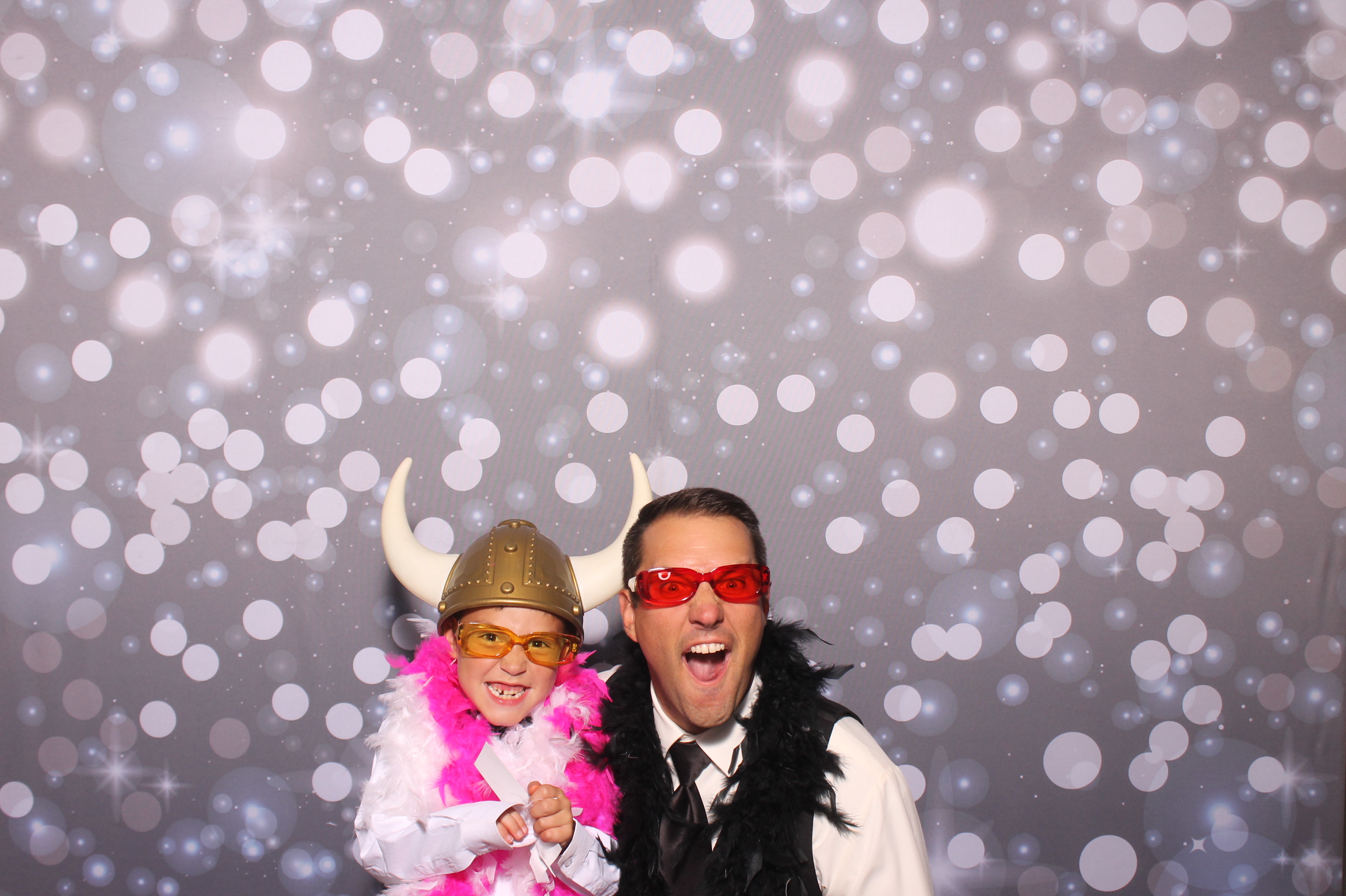 Lily & Jordan Wedding | View more photos from the event at gallery.photoboothcincy.com/u/PhotoBoothCincy/Lily-Jordan-Wedding