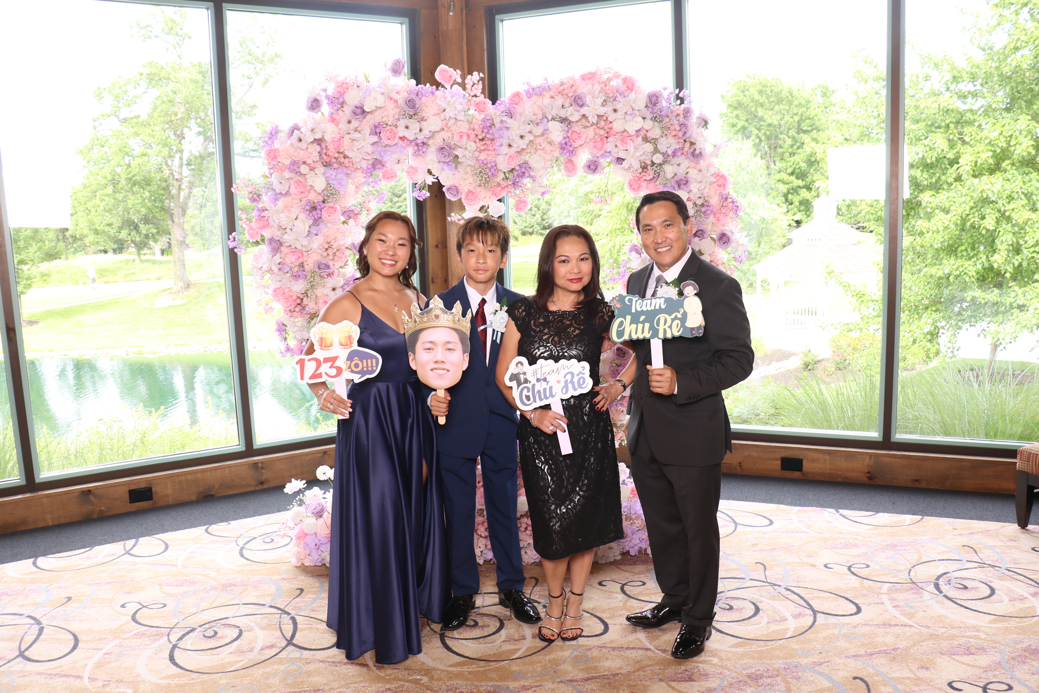 Linda & Tuan | View more photos from the event at gallery.photoboothcincy.com/u/PhotoBoothCincy/Linda-Tuan