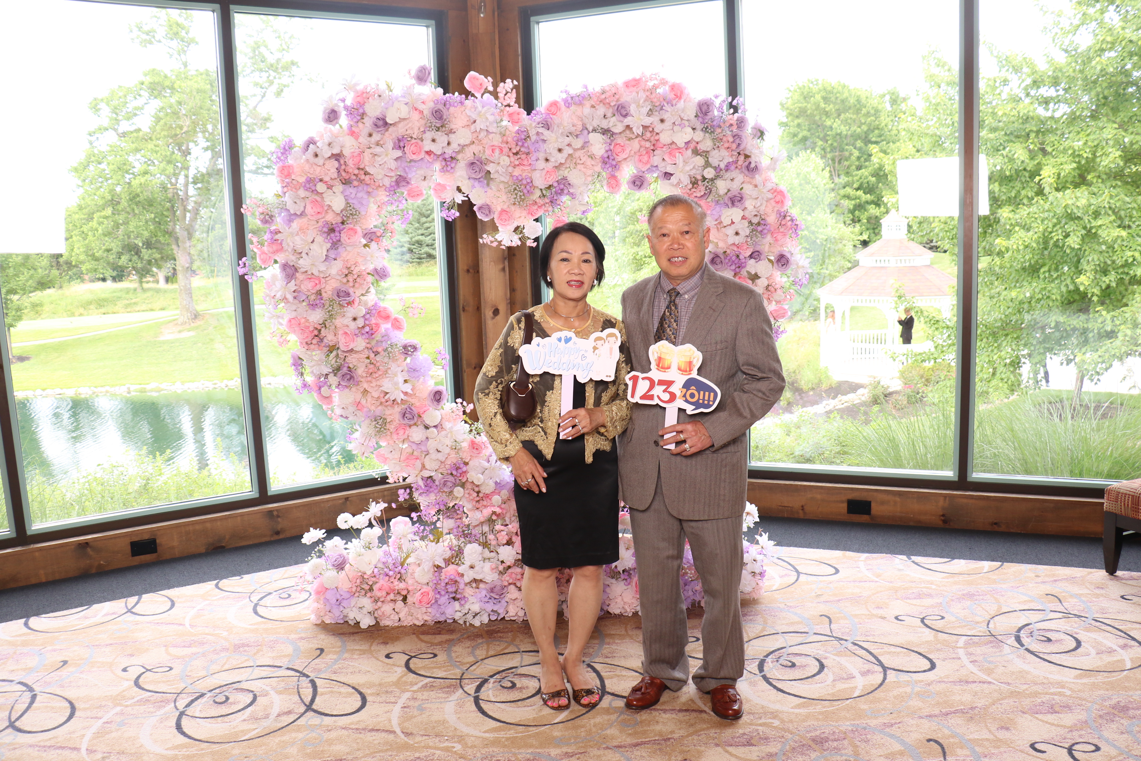 Linda & Tuan | View more photos from the event at gallery.photoboothcincy.com/u/PhotoBoothCincy/Linda-Tuan
