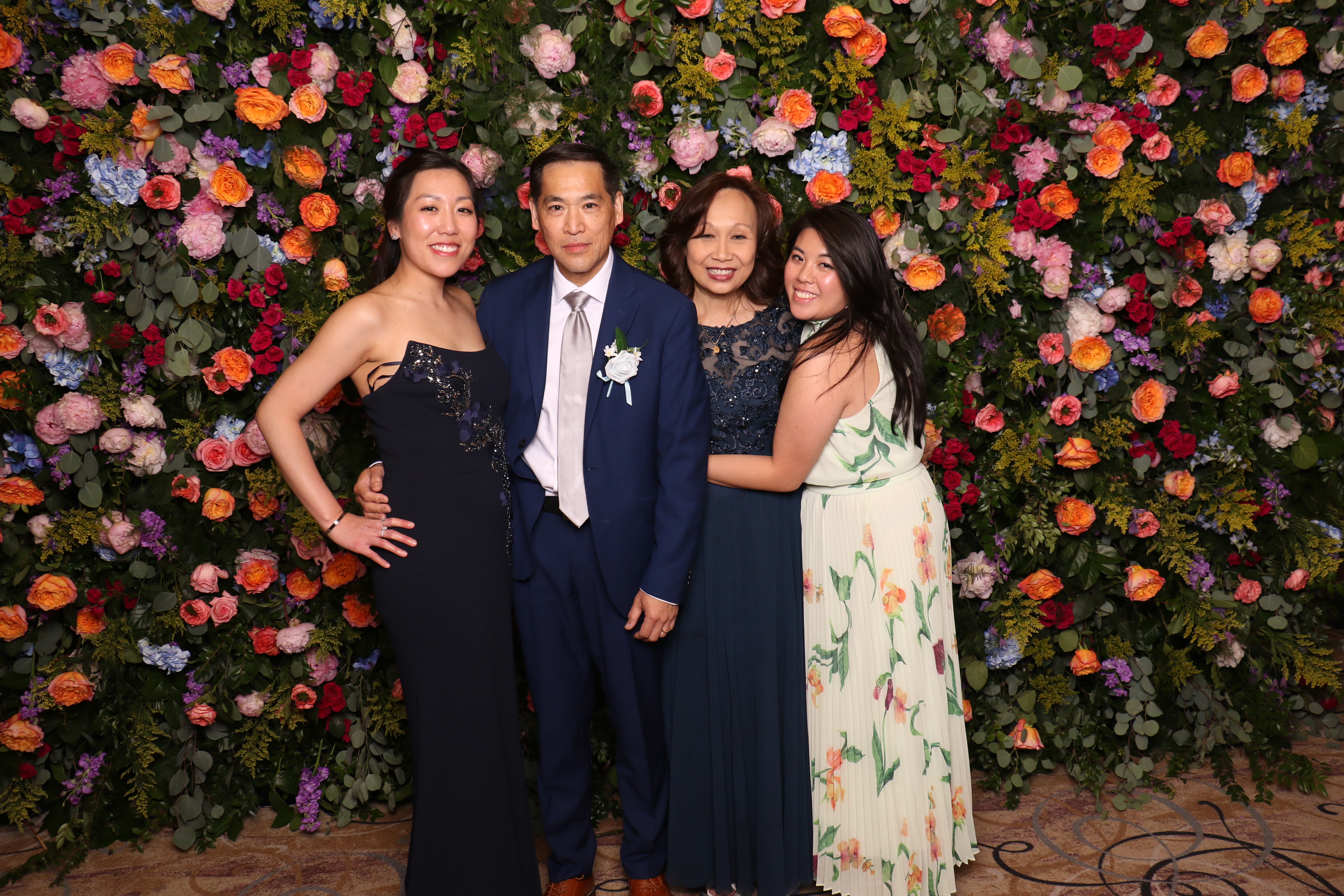 Linda & Tuan | View more photos from the event at gallery.photoboothcincy.com/u/PhotoBoothCincy/Linda-Tuan