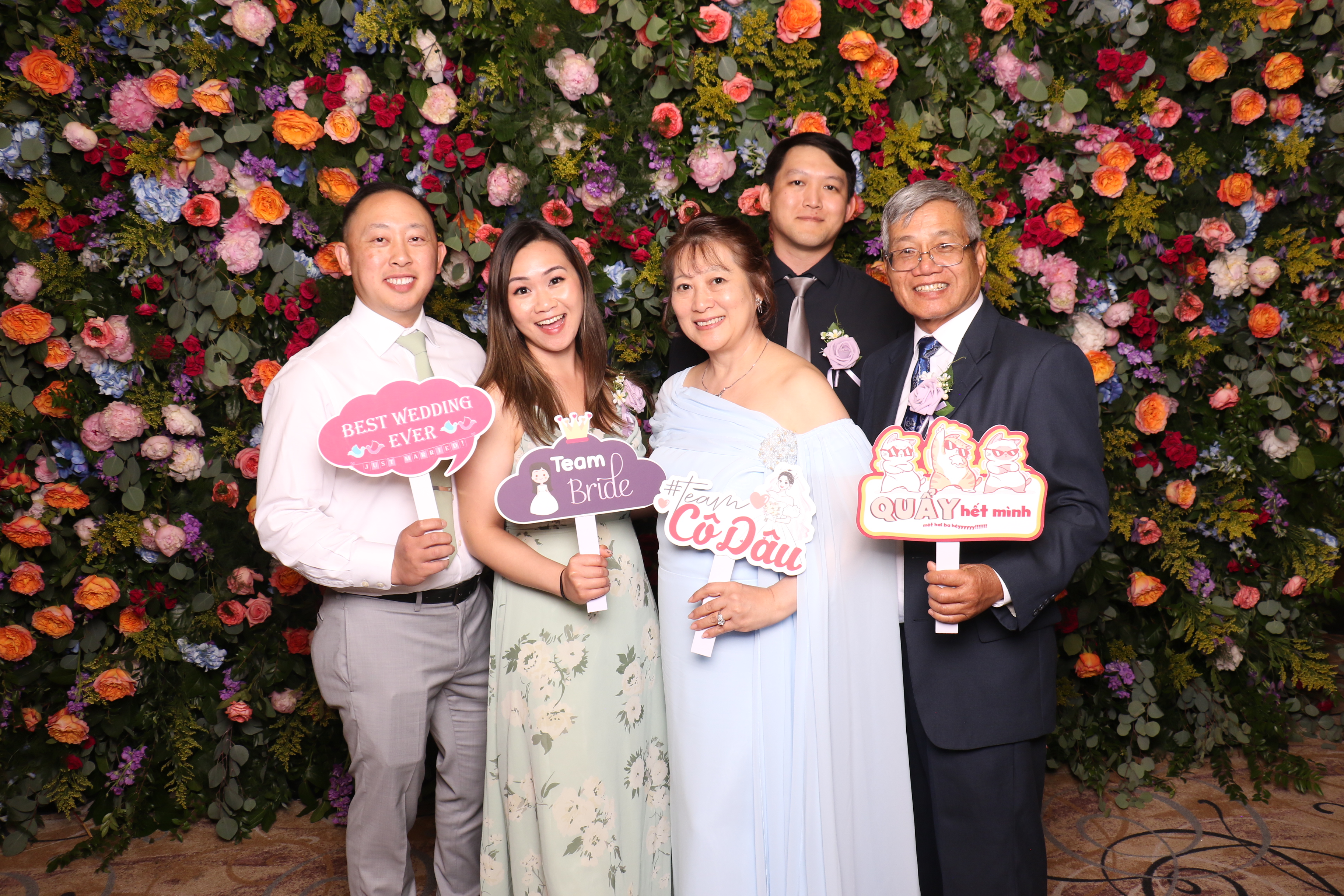 Linda & Tuan | View more photos from the event at gallery.photoboothcincy.com/u/PhotoBoothCincy/Linda-Tuan