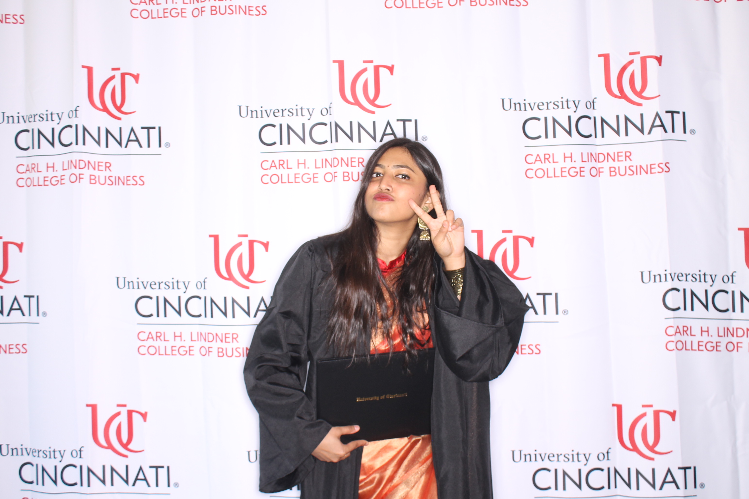 Linder College of Business Open House | View more photos from the event at gallery.photoboothcincy.com/u/PhotoBoothCincy/Linder-College-of-Business-Open-House