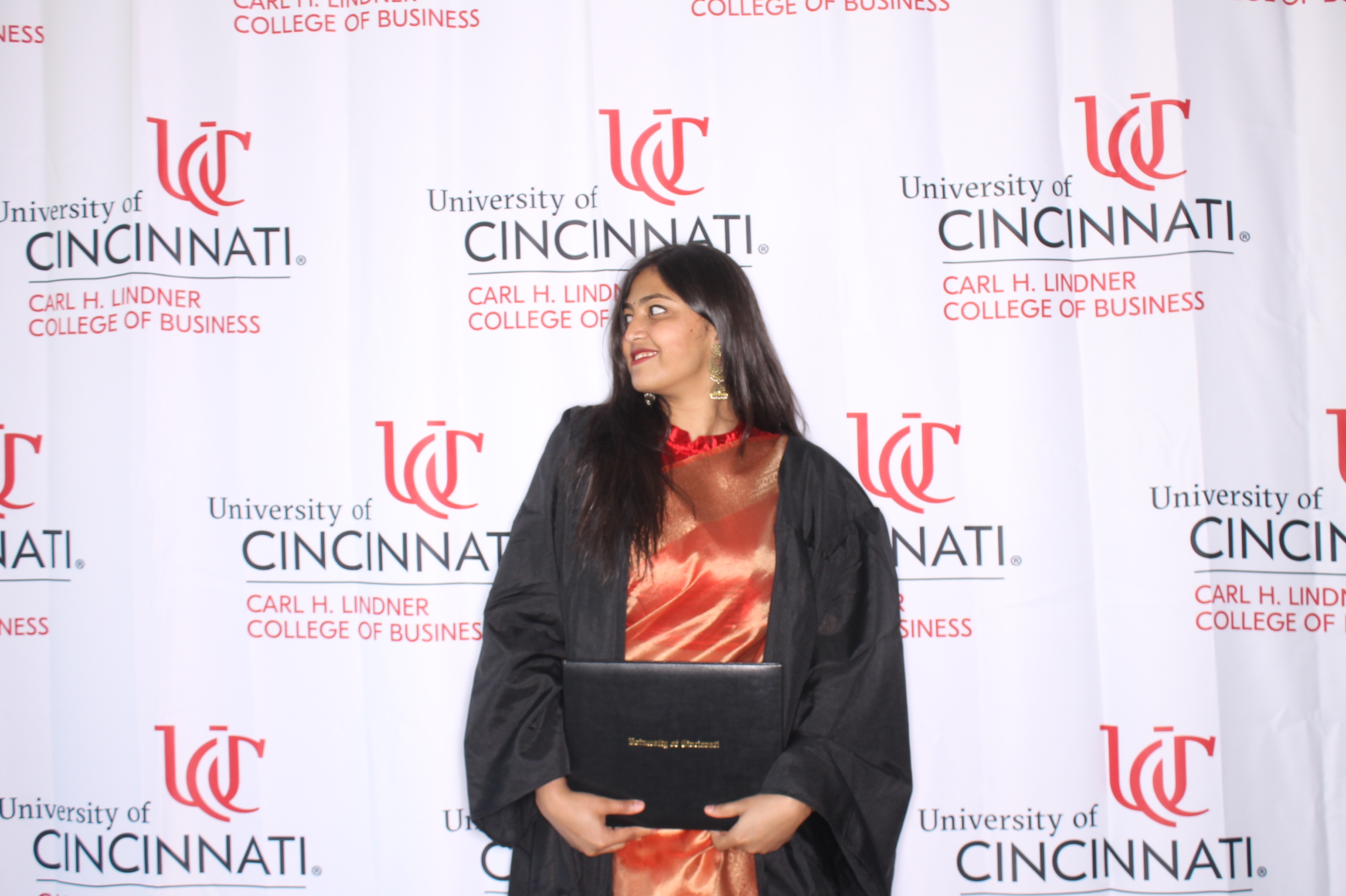 Linder College of Business Open House | View more photos from the event at gallery.photoboothcincy.com/u/PhotoBoothCincy/Linder-College-of-Business-Open-House