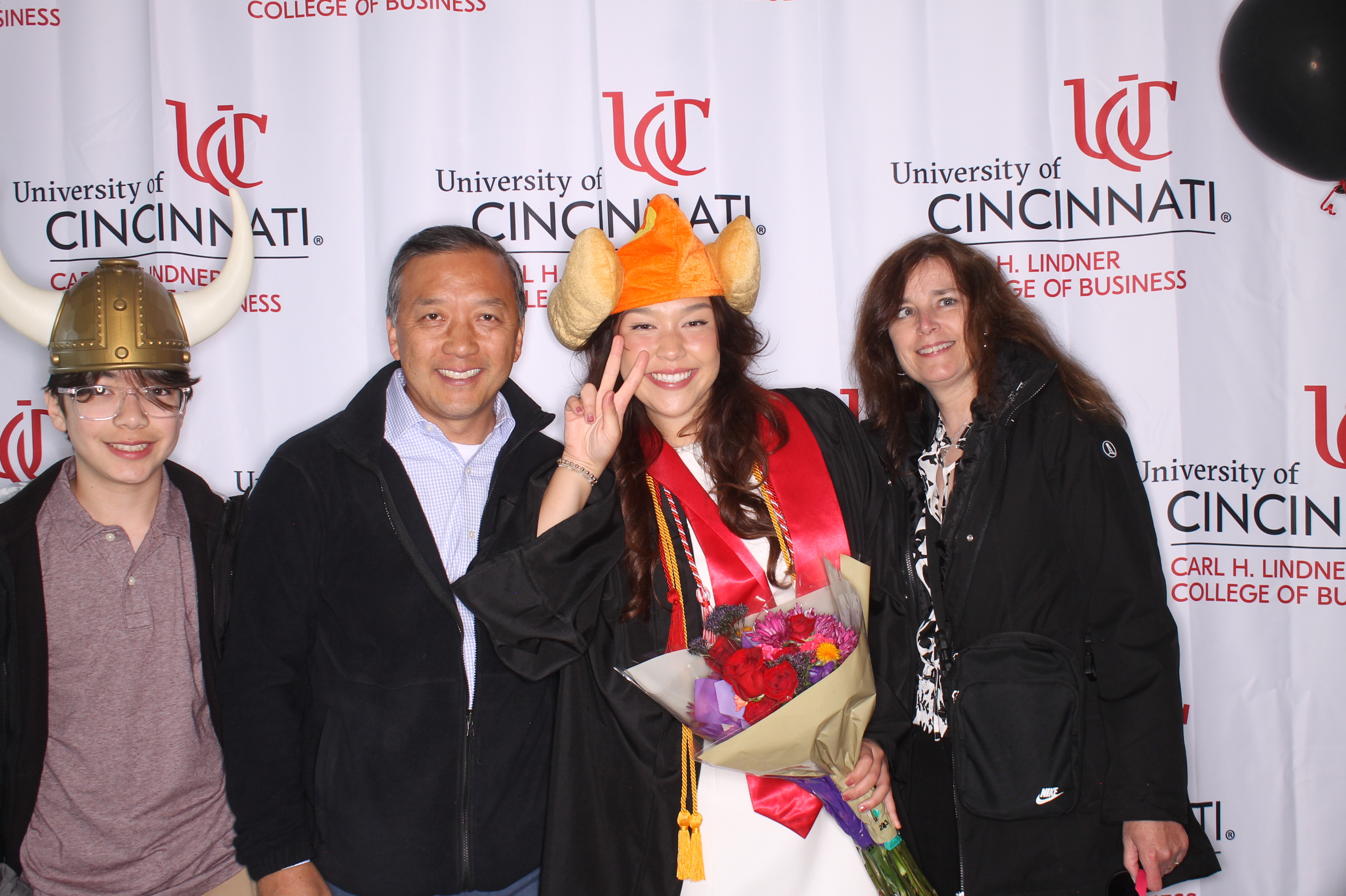  Linder College of Business Open House | View more photos from the event at gallery.photoboothcincy.com/u/PhotoBoothCincy/Linder-College-of-Business-Open-House-0