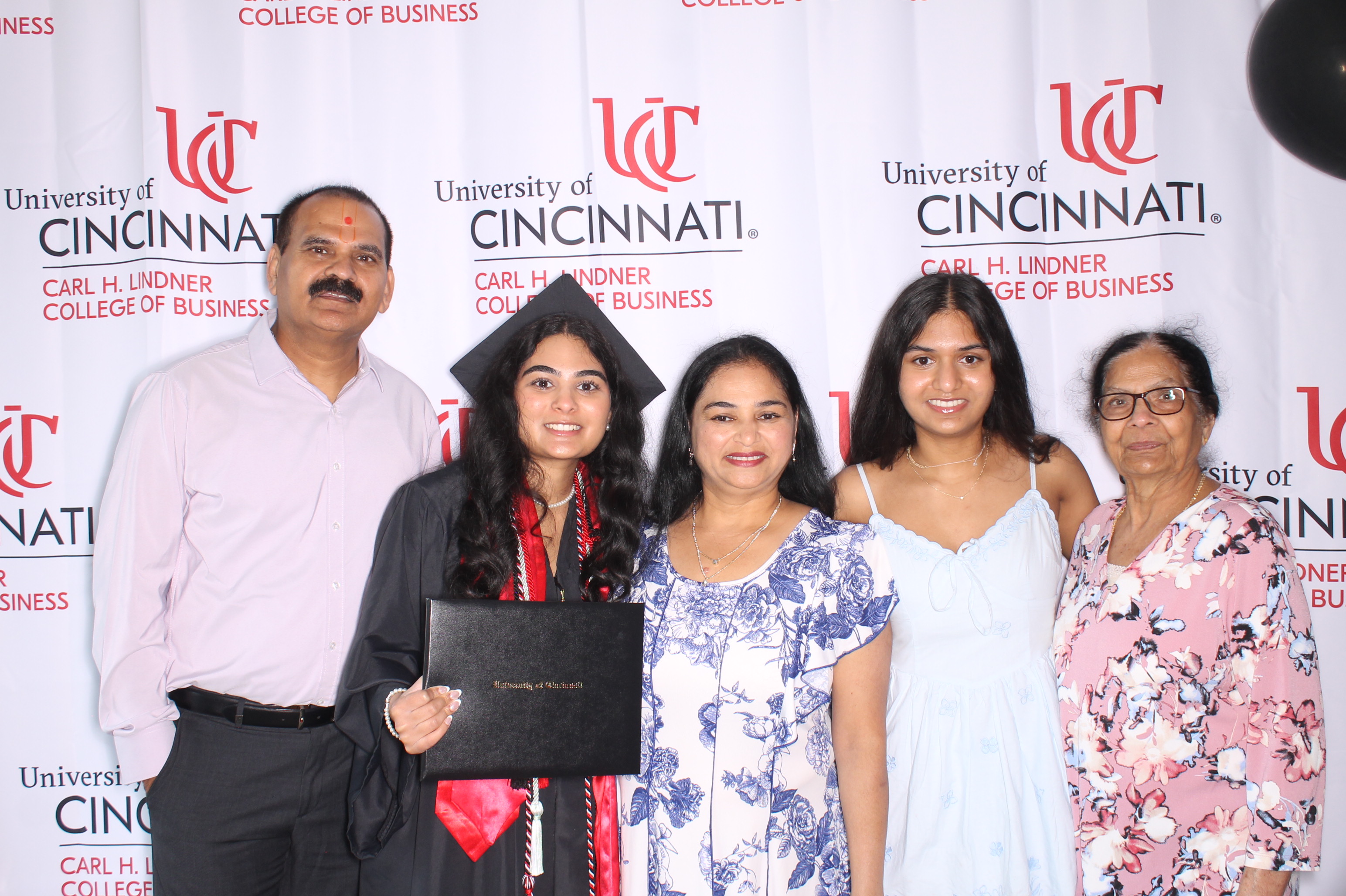  Linder College of Business Open House | View more photos from the event at gallery.photoboothcincy.com/u/PhotoBoothCincy/Linder-College-of-Business-Open-House-0