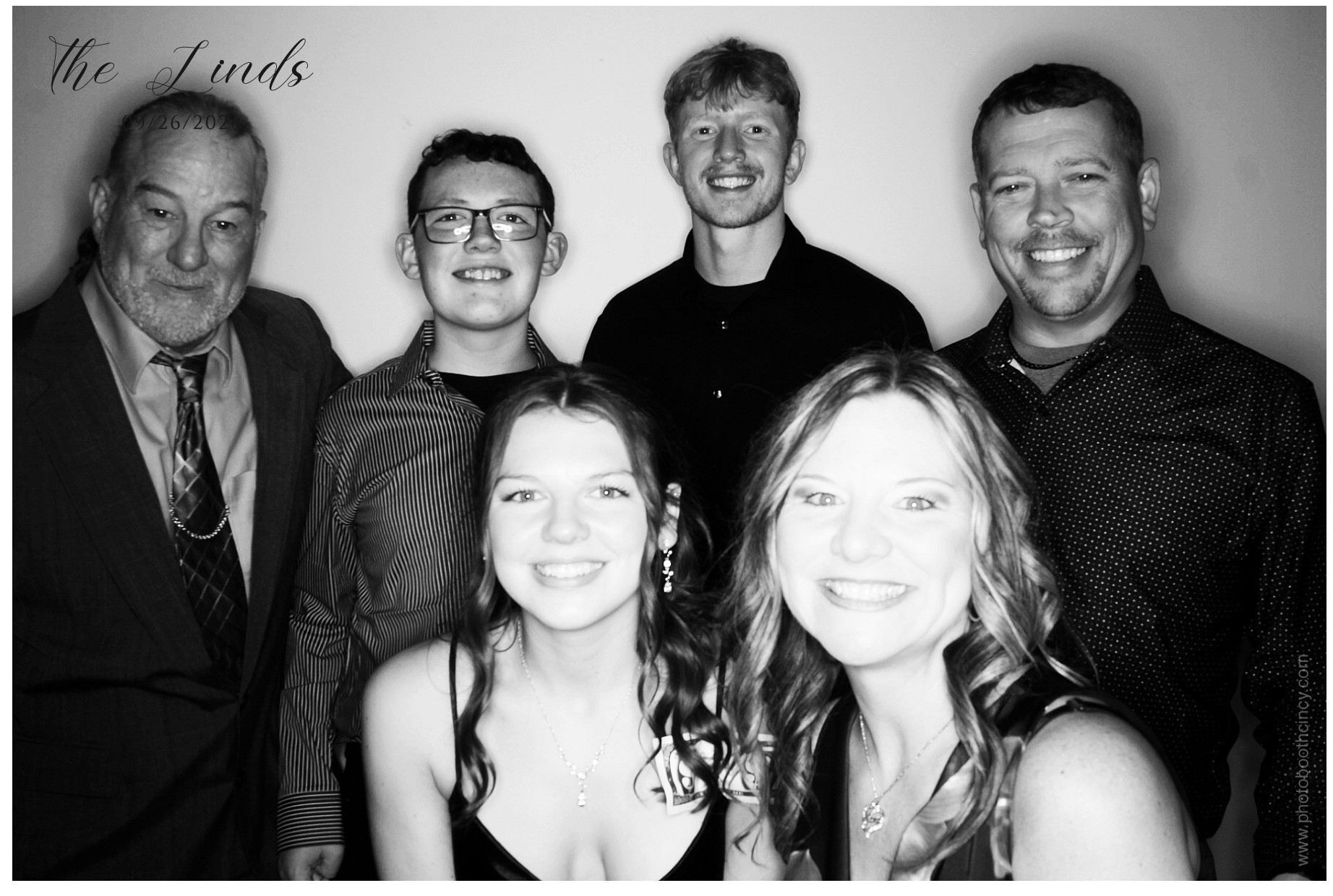 Linds Reception | View more photos from the event at gallery.photoboothcincy.com/u/PhotoBoothCincy/Linds-Reception