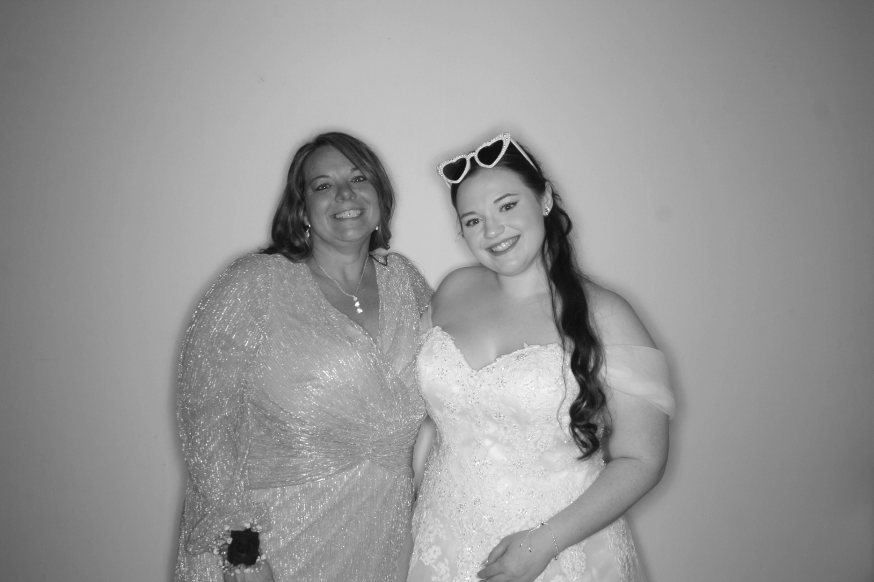 Linds Reception | View more photos from the event at gallery.photoboothcincy.com/u/PhotoBoothCincy/Linds-Reception
