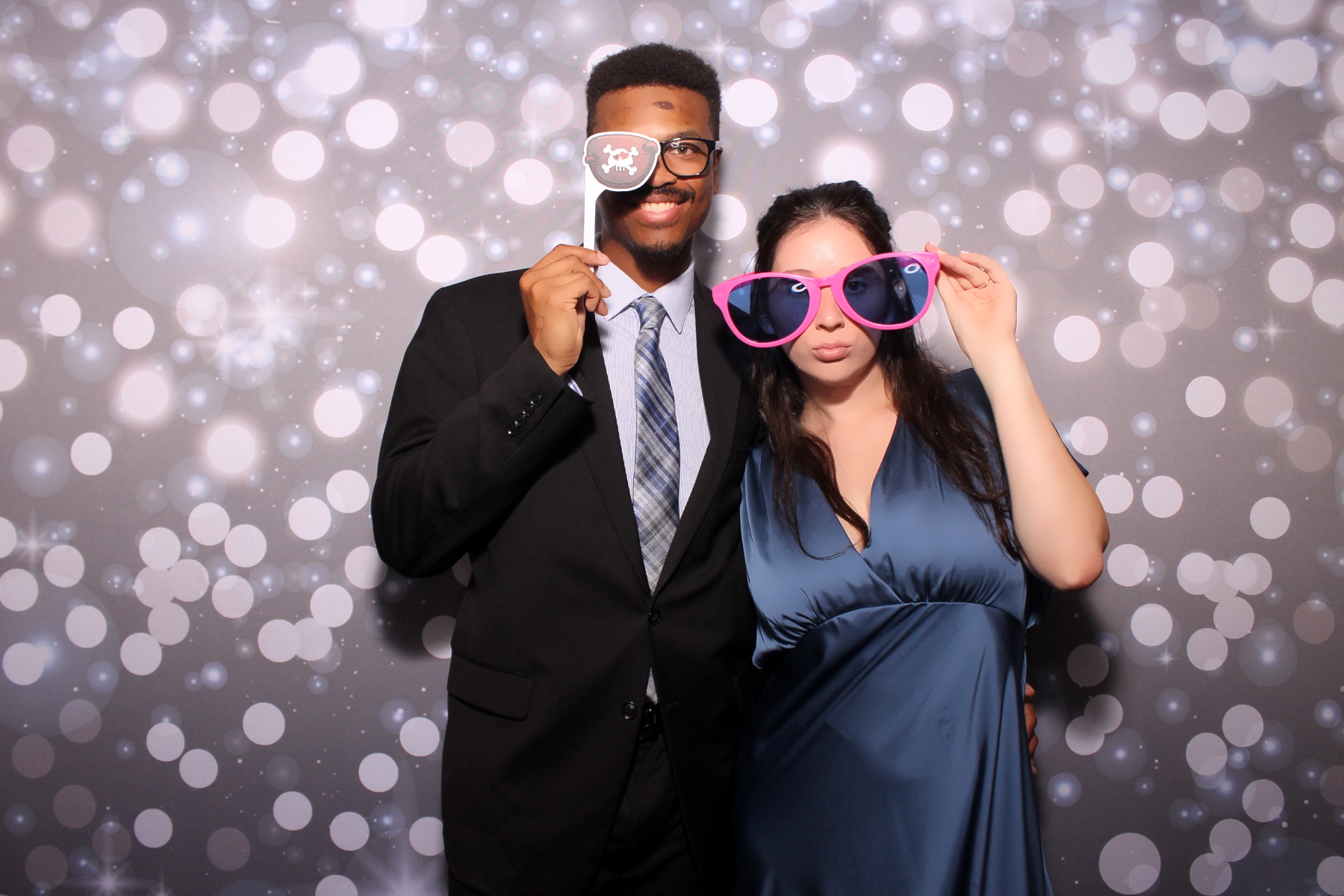 Lindsey & Asa | View more photos from the event at gallery.photoboothcincy.com/u/PhotoBoothCincy/Lindsey-Asa