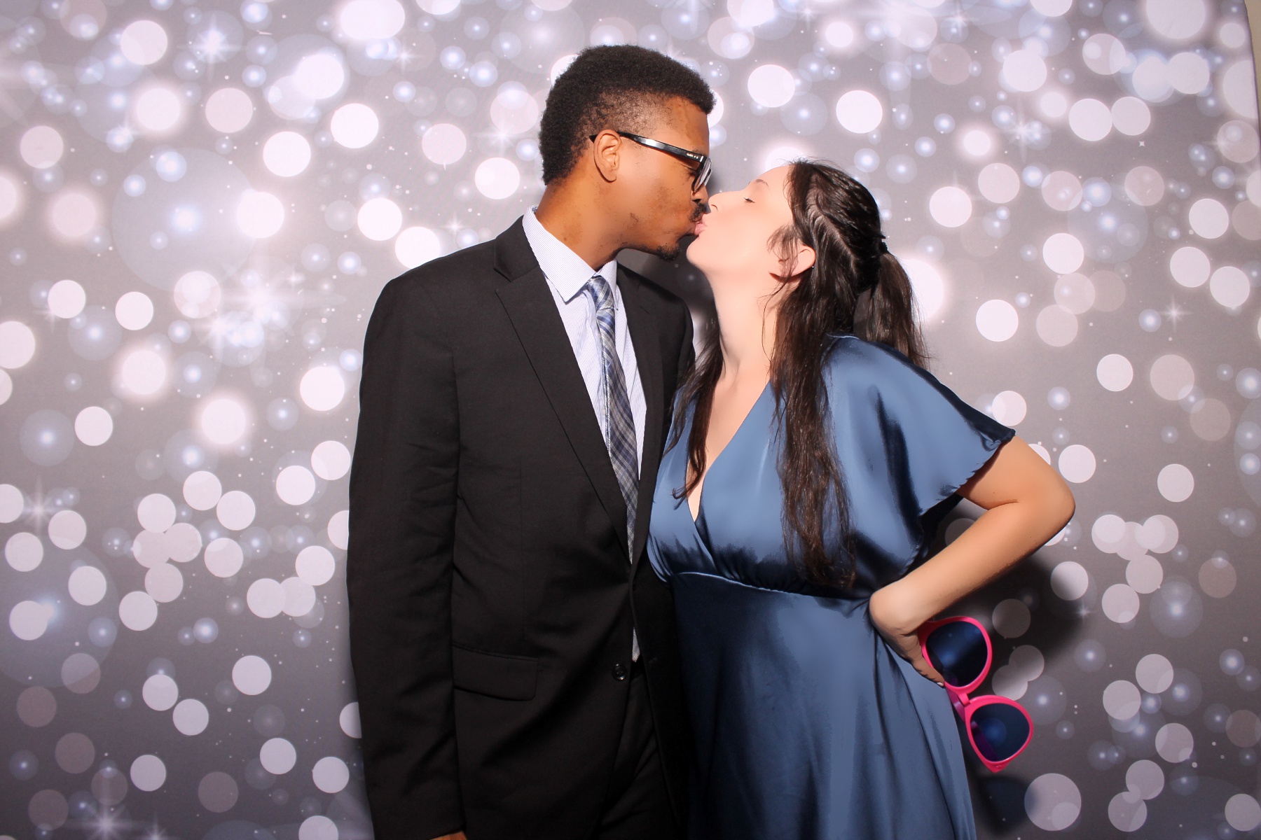 Lindsey & Asa | View more photos from the event at gallery.photoboothcincy.com/u/PhotoBoothCincy/Lindsey-Asa