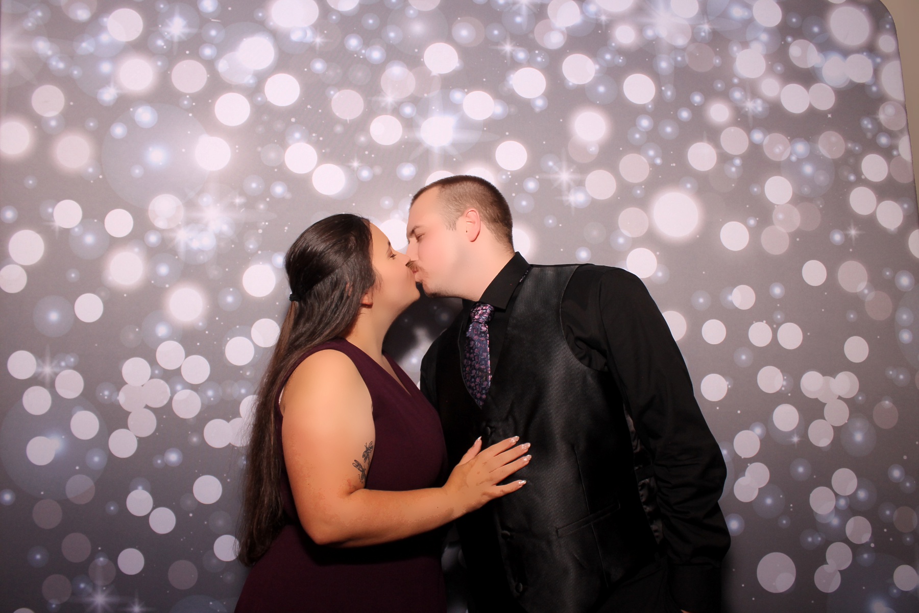 Lindsey & Asa | View more photos from the event at gallery.photoboothcincy.com/u/PhotoBoothCincy/Lindsey-Asa
