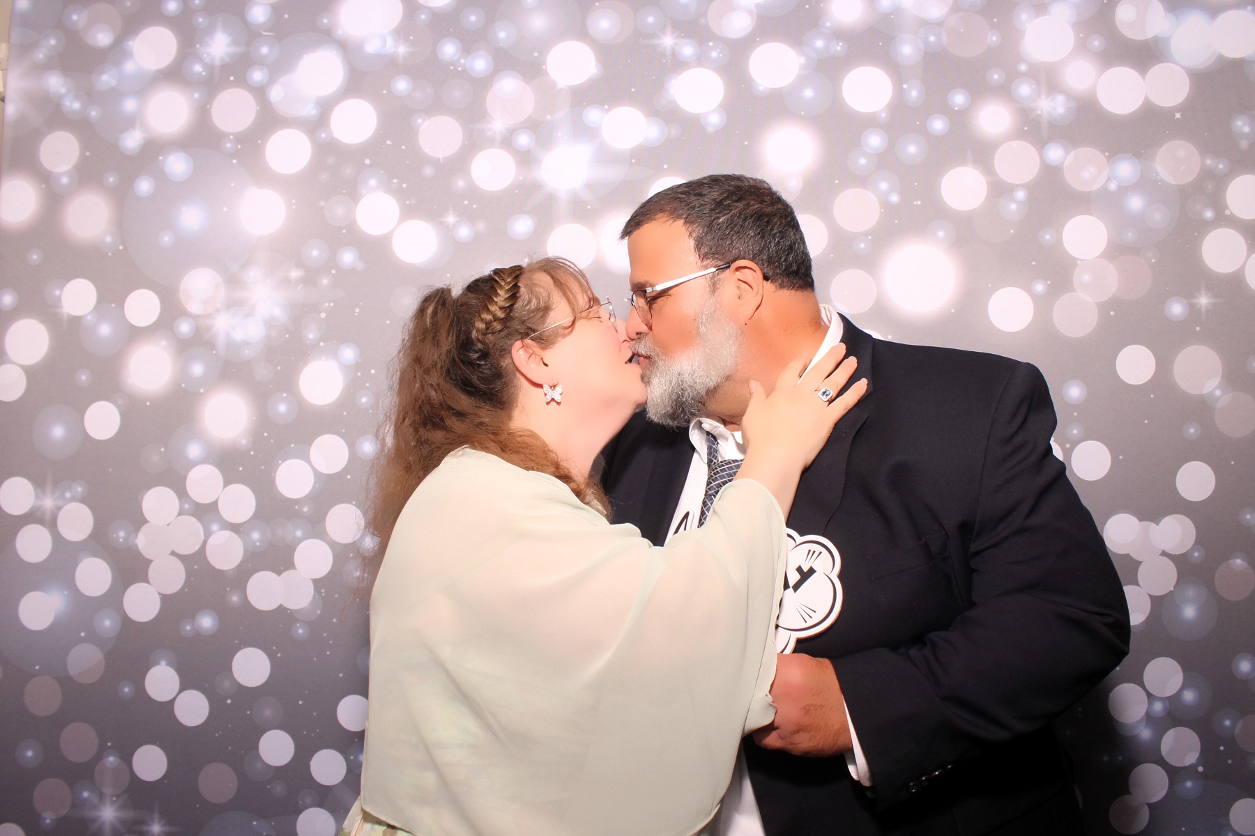 Lindsey & Asa | View more photos from the event at gallery.photoboothcincy.com/u/PhotoBoothCincy/Lindsey-Asa
