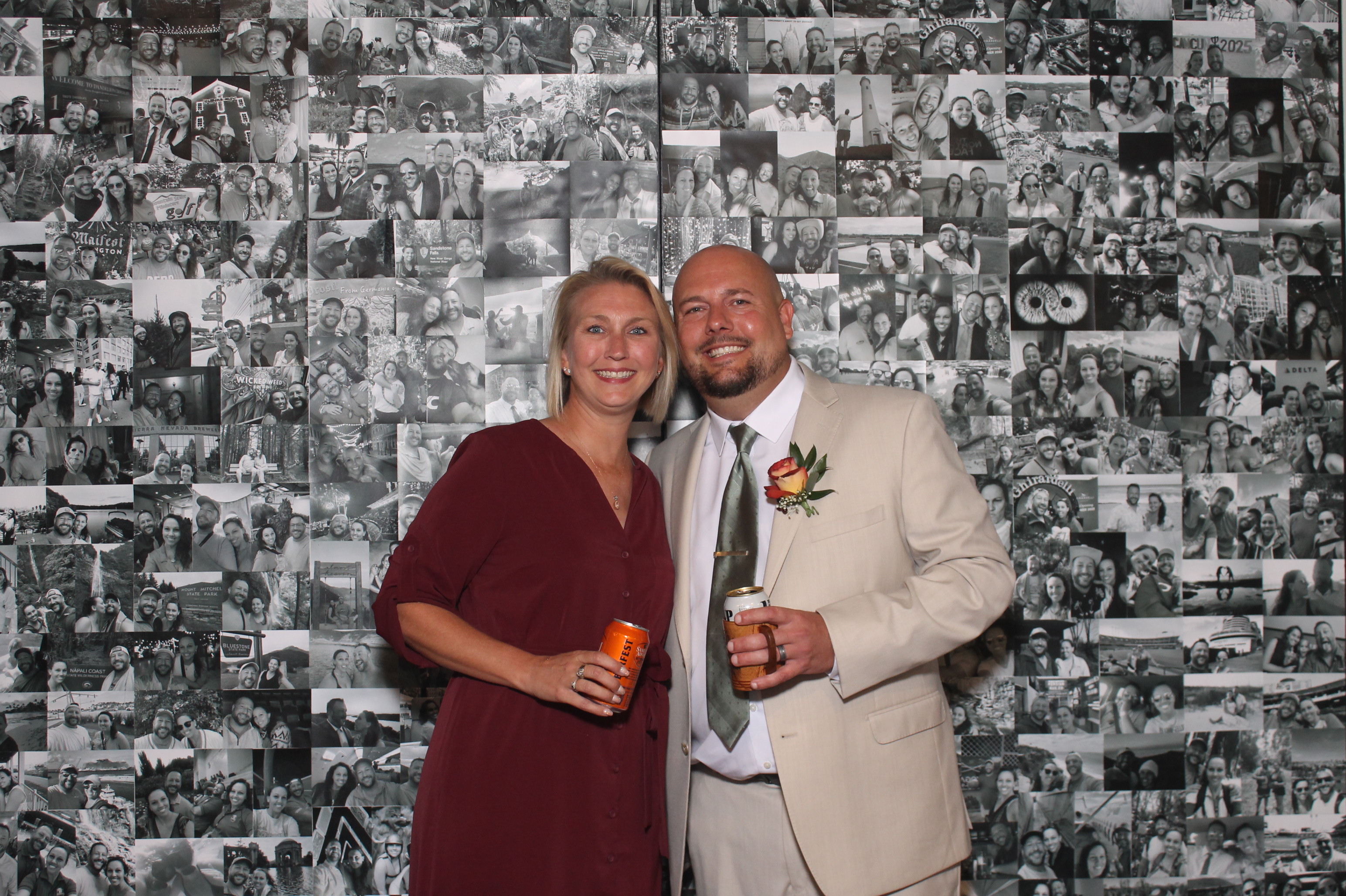Lindsey & Travis | View more photos from the event at gallery.photoboothcincy.com/u/PhotoBoothCincy/Lindsey-Travis