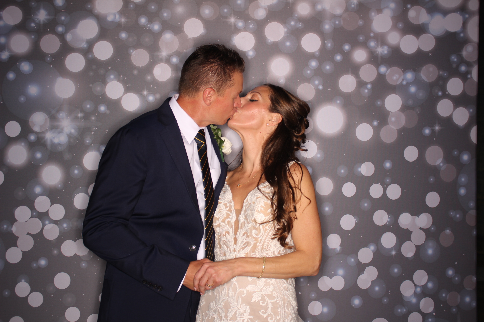 Lindsey & Wess | View more photos from the event at gallery.photoboothcincy.com/u/PhotoBoothCincy/Lindsey-Wess