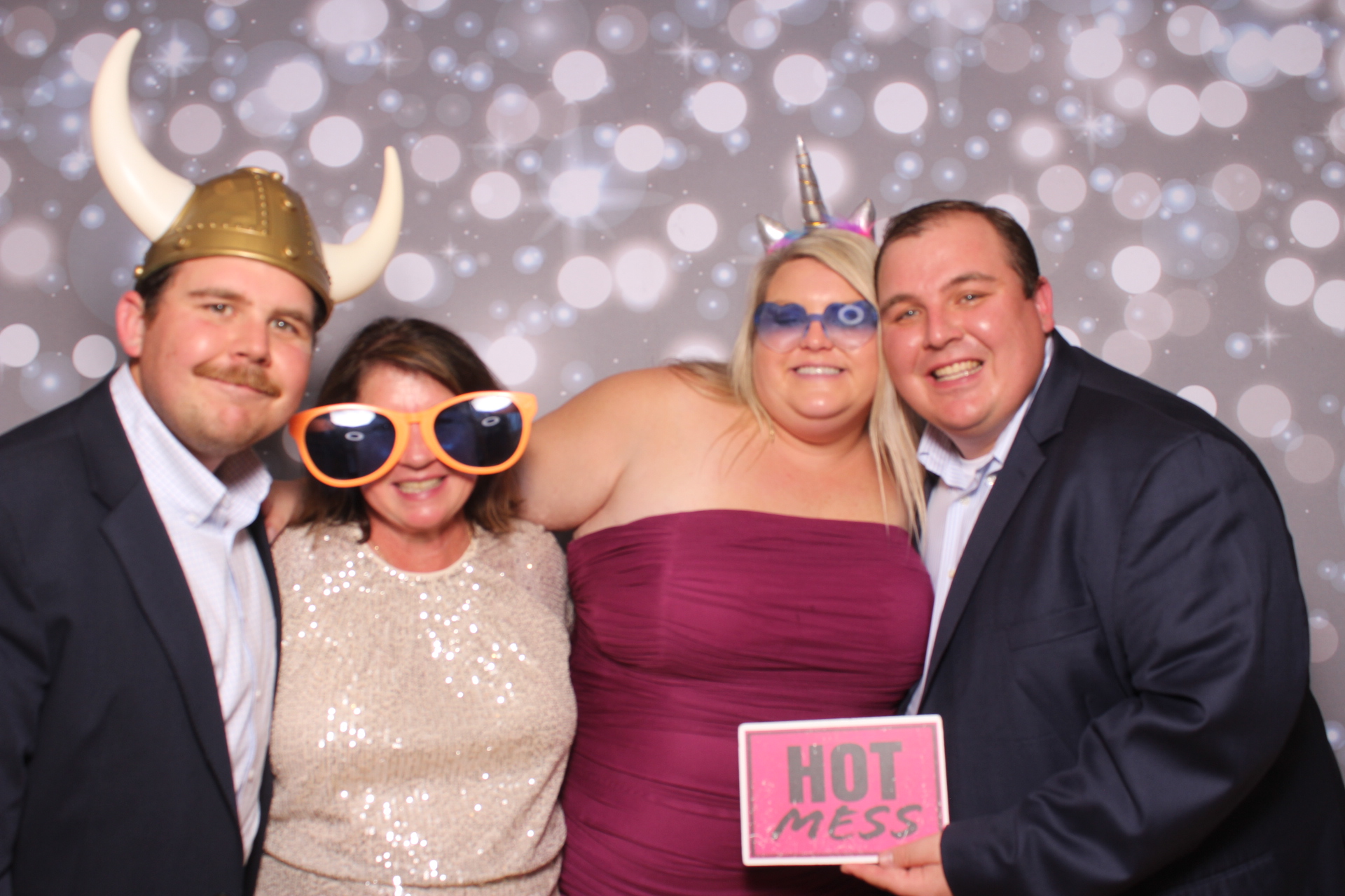 Lisa & Brett Reception | View more photos from the event at gallery.photoboothcincy.com/u/PhotoBoothCincy/Lisa-Brett-Reception