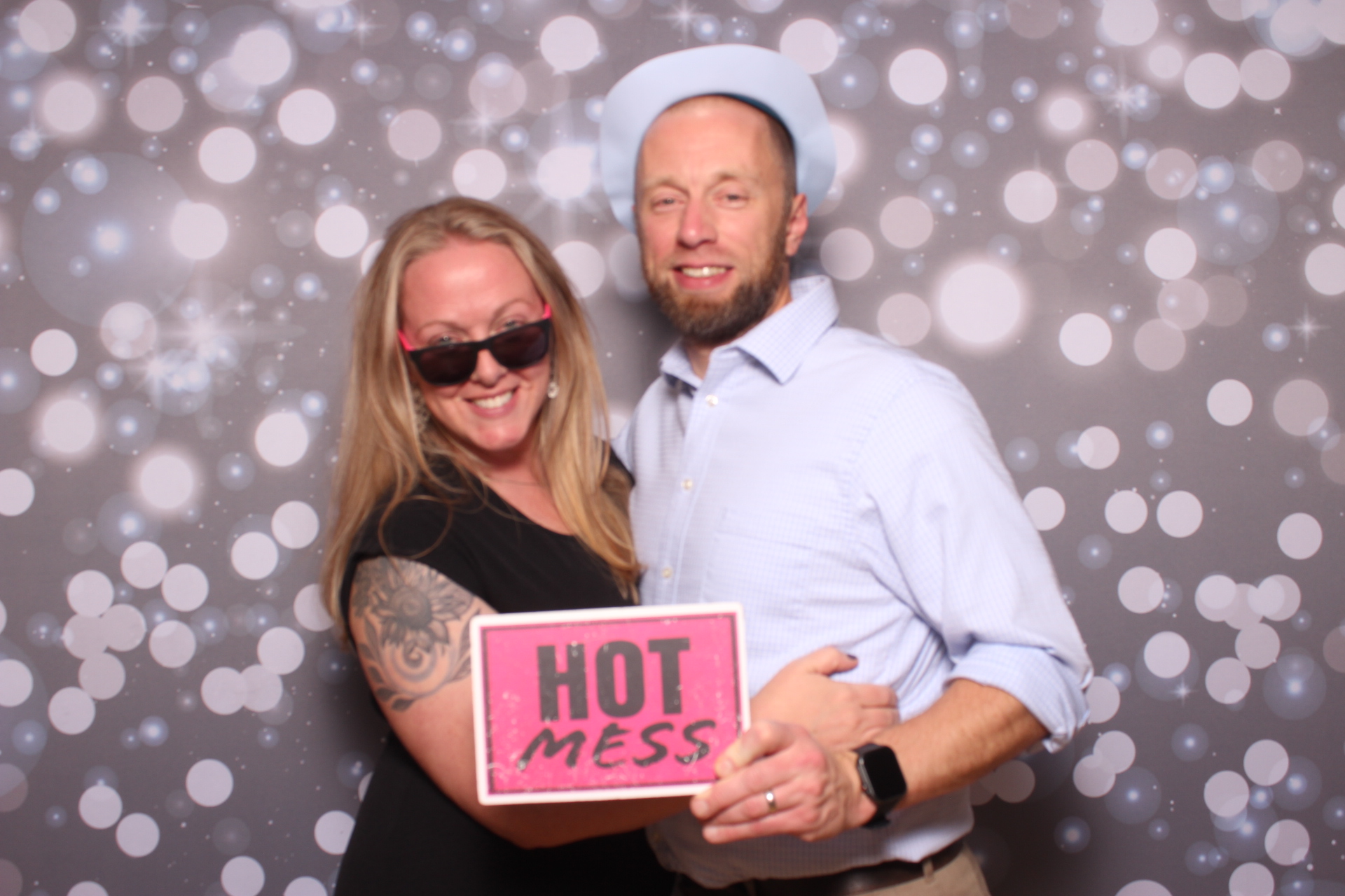 Lisa & Brett Reception | View more photos from the event at gallery.photoboothcincy.com/u/PhotoBoothCincy/Lisa-Brett-Reception
