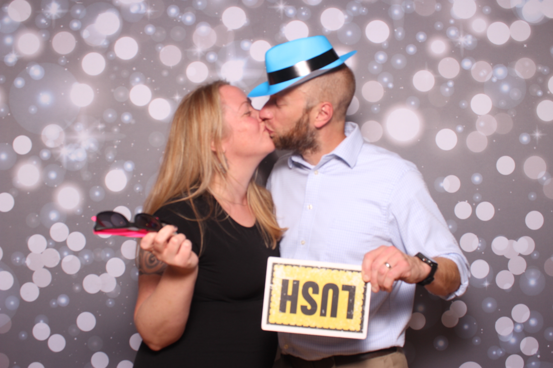 Lisa & Brett Reception | View more photos from the event at gallery.photoboothcincy.com/u/PhotoBoothCincy/Lisa-Brett-Reception
