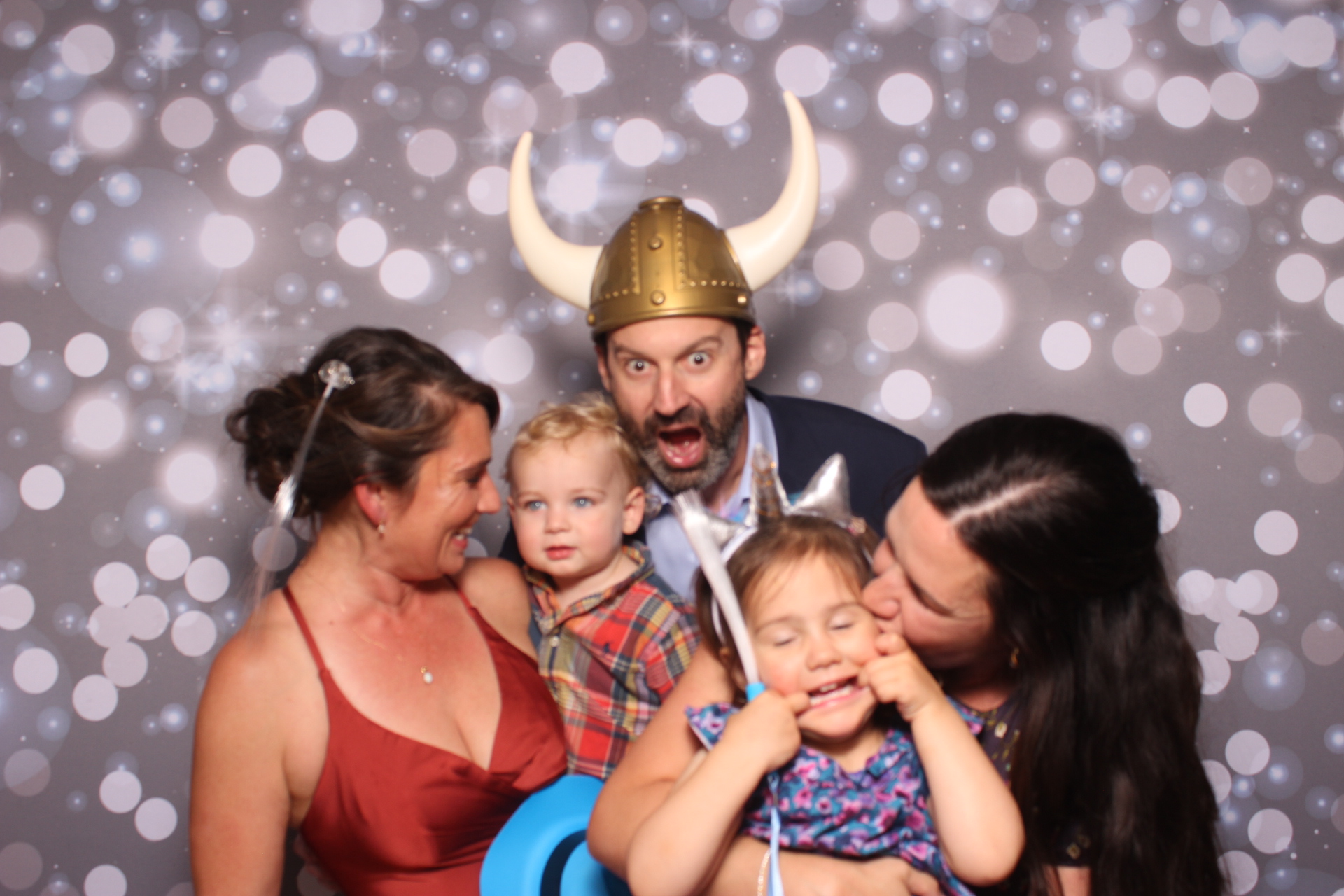 Lisa & Brett Reception | View more photos from the event at gallery.photoboothcincy.com/u/PhotoBoothCincy/Lisa-Brett-Reception
