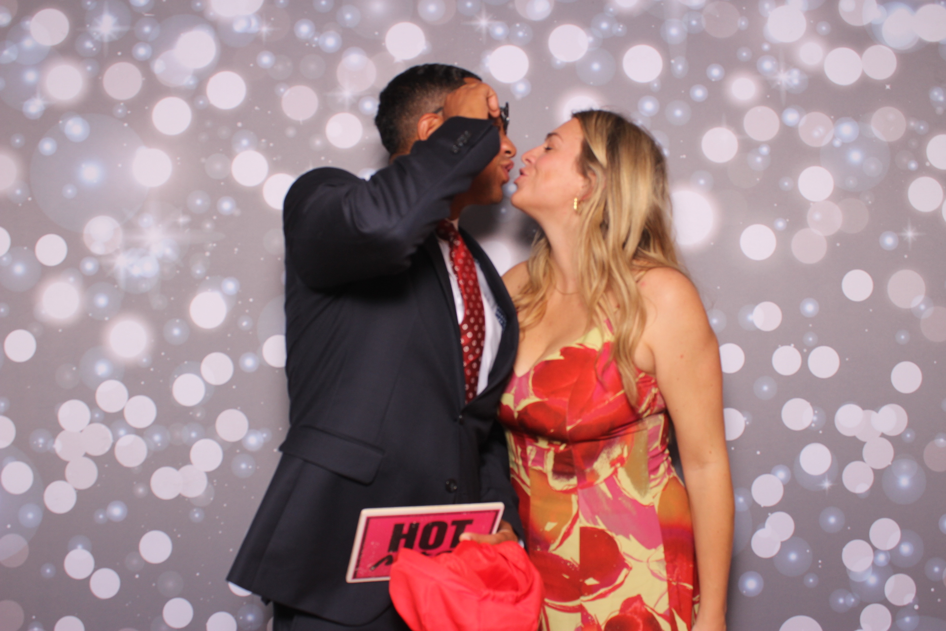 Lisa & Brett Reception | View more photos from the event at gallery.photoboothcincy.com/u/PhotoBoothCincy/Lisa-Brett-Reception