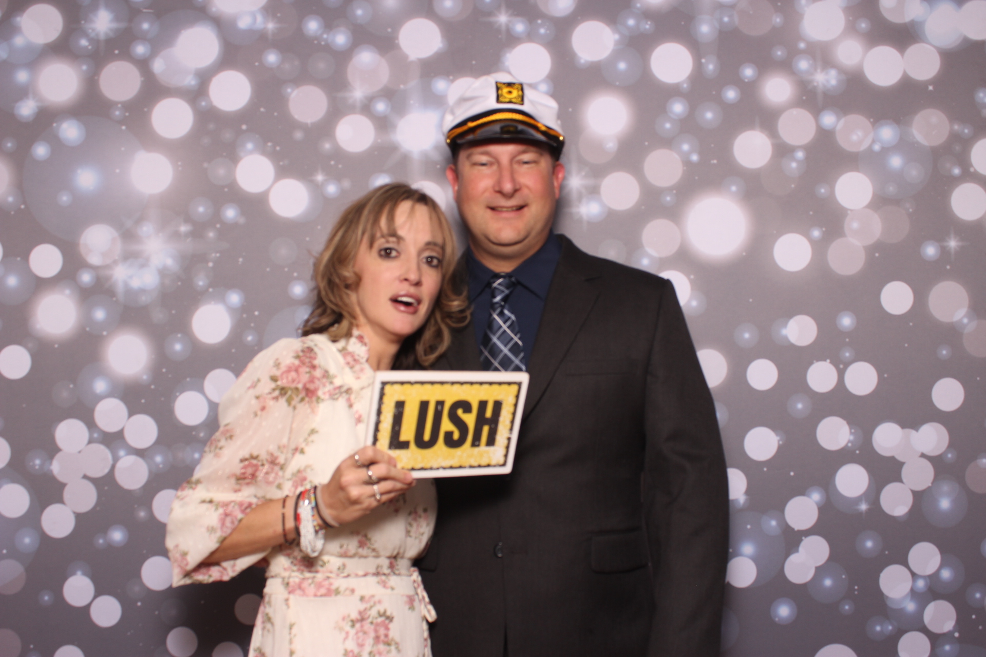 Lisa & Brett Reception | View more photos from the event at gallery.photoboothcincy.com/u/PhotoBoothCincy/Lisa-Brett-Reception