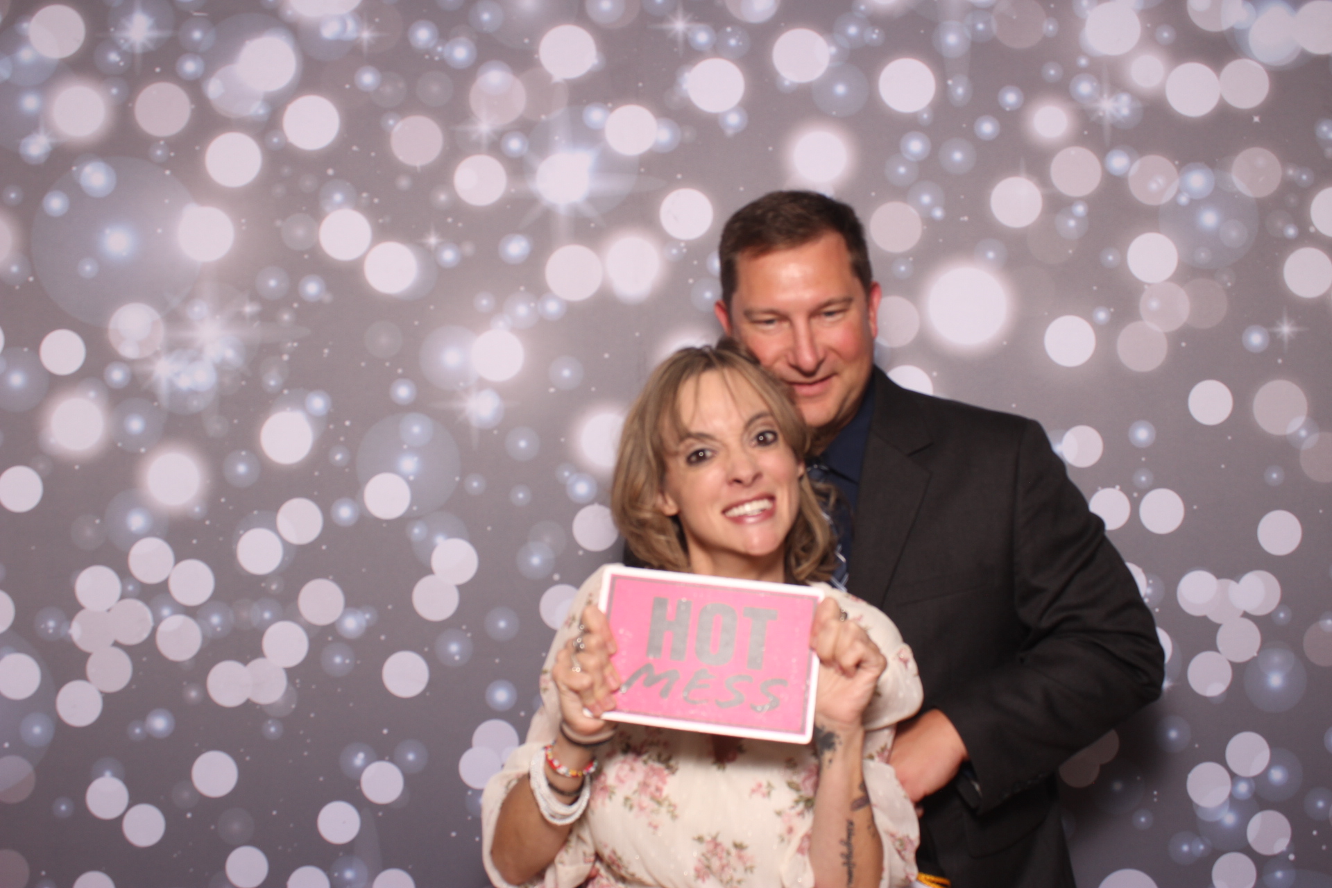 Lisa & Brett Reception | View more photos from the event at gallery.photoboothcincy.com/u/PhotoBoothCincy/Lisa-Brett-Reception