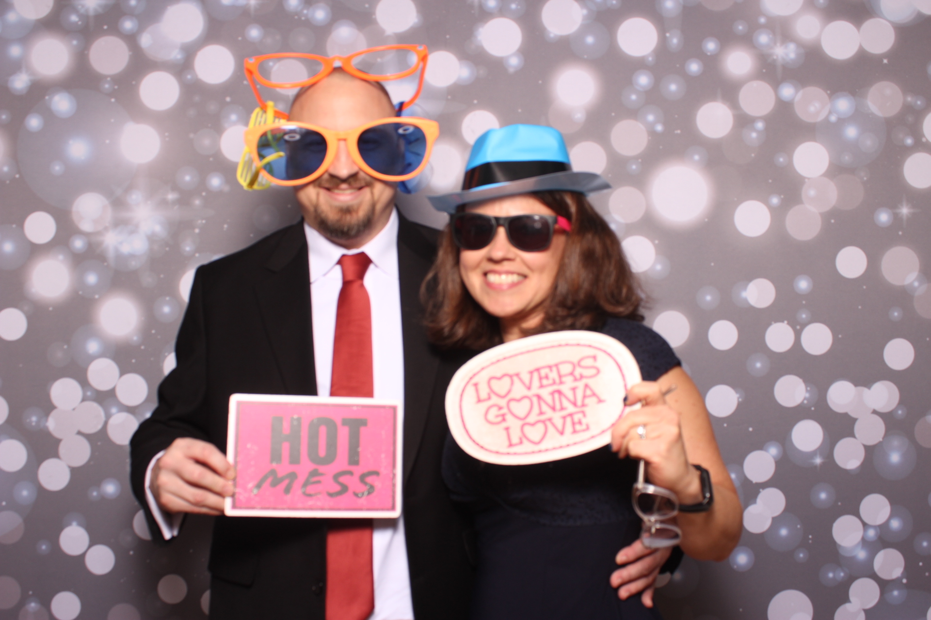 Lisa & Brett Reception | View more photos from the event at gallery.photoboothcincy.com/u/PhotoBoothCincy/Lisa-Brett-Reception