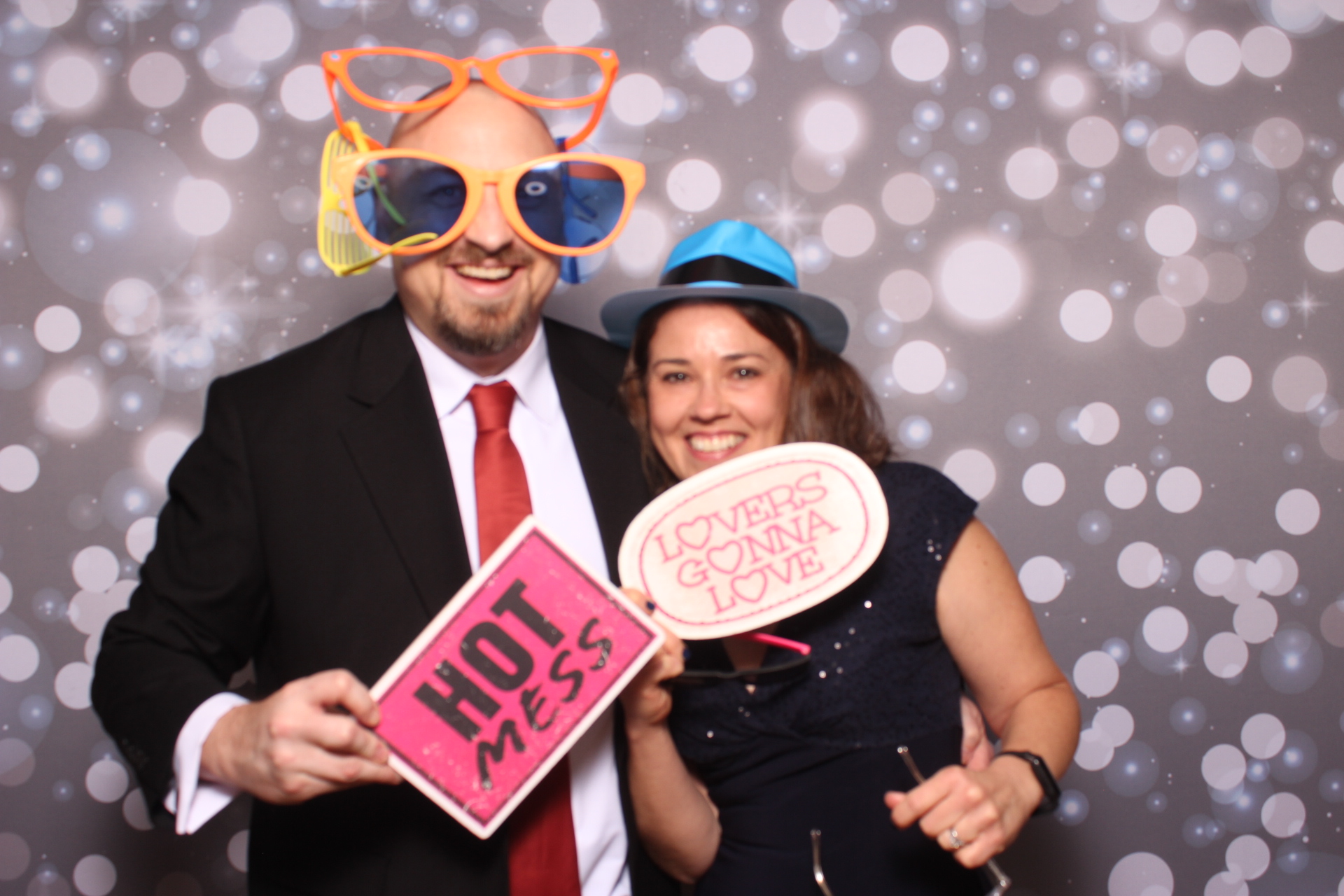 Lisa & Brett Reception | View more photos from the event at gallery.photoboothcincy.com/u/PhotoBoothCincy/Lisa-Brett-Reception