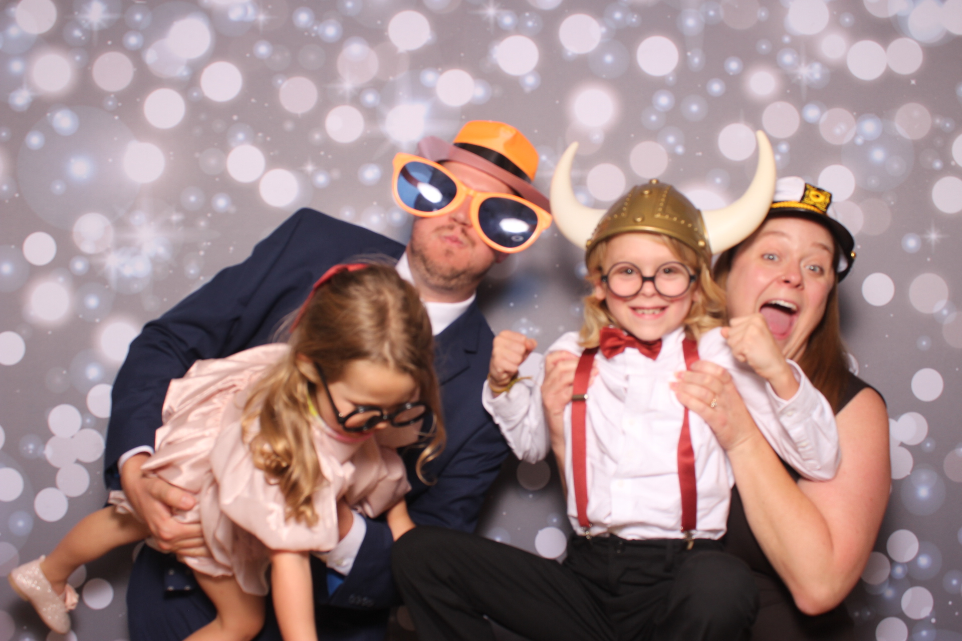 Lisa & Brett Reception | View more photos from the event at gallery.photoboothcincy.com/u/PhotoBoothCincy/Lisa-Brett-Reception