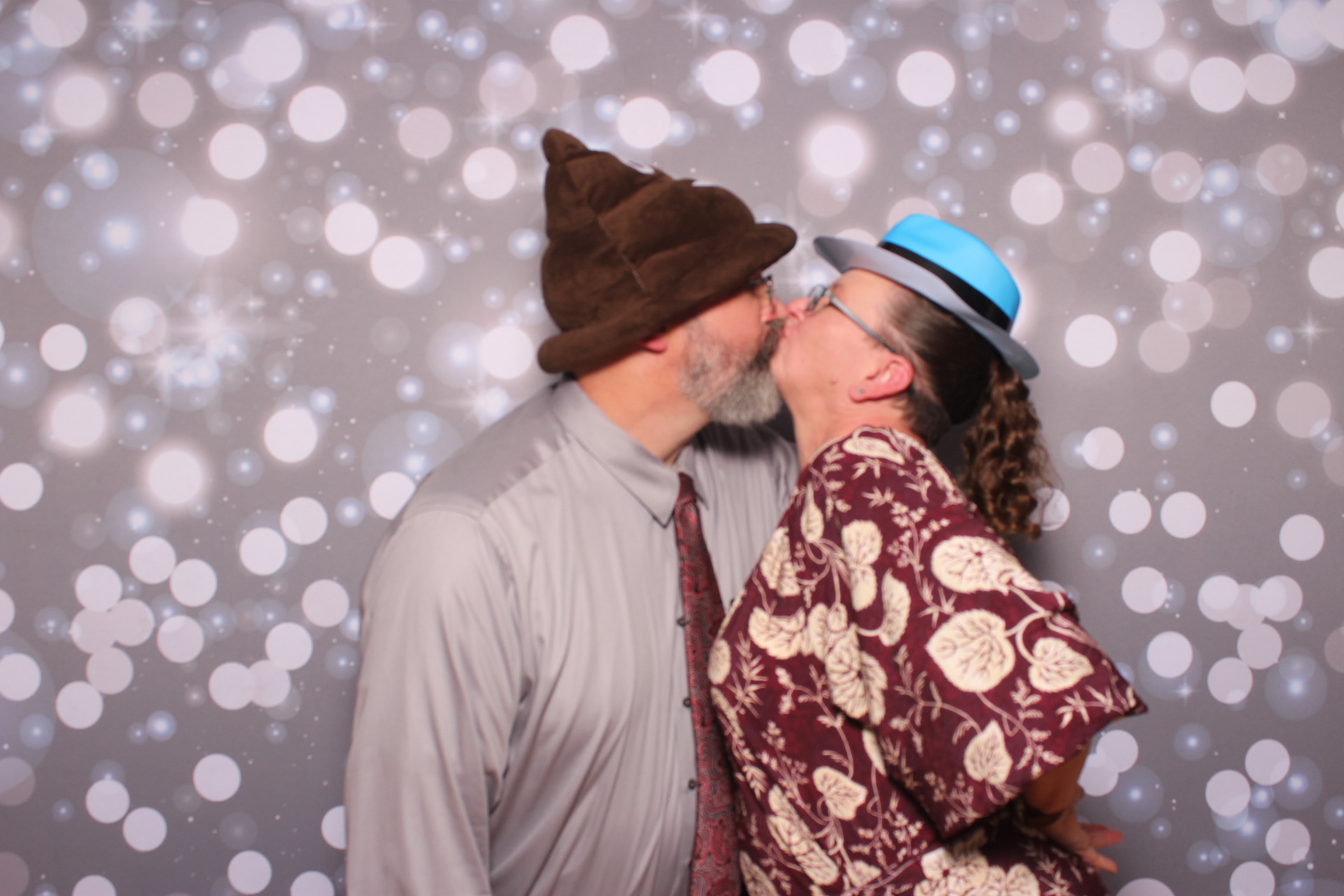 Lisa & Brett Reception | View more photos from the event at gallery.photoboothcincy.com/u/PhotoBoothCincy/Lisa-Brett-Reception
