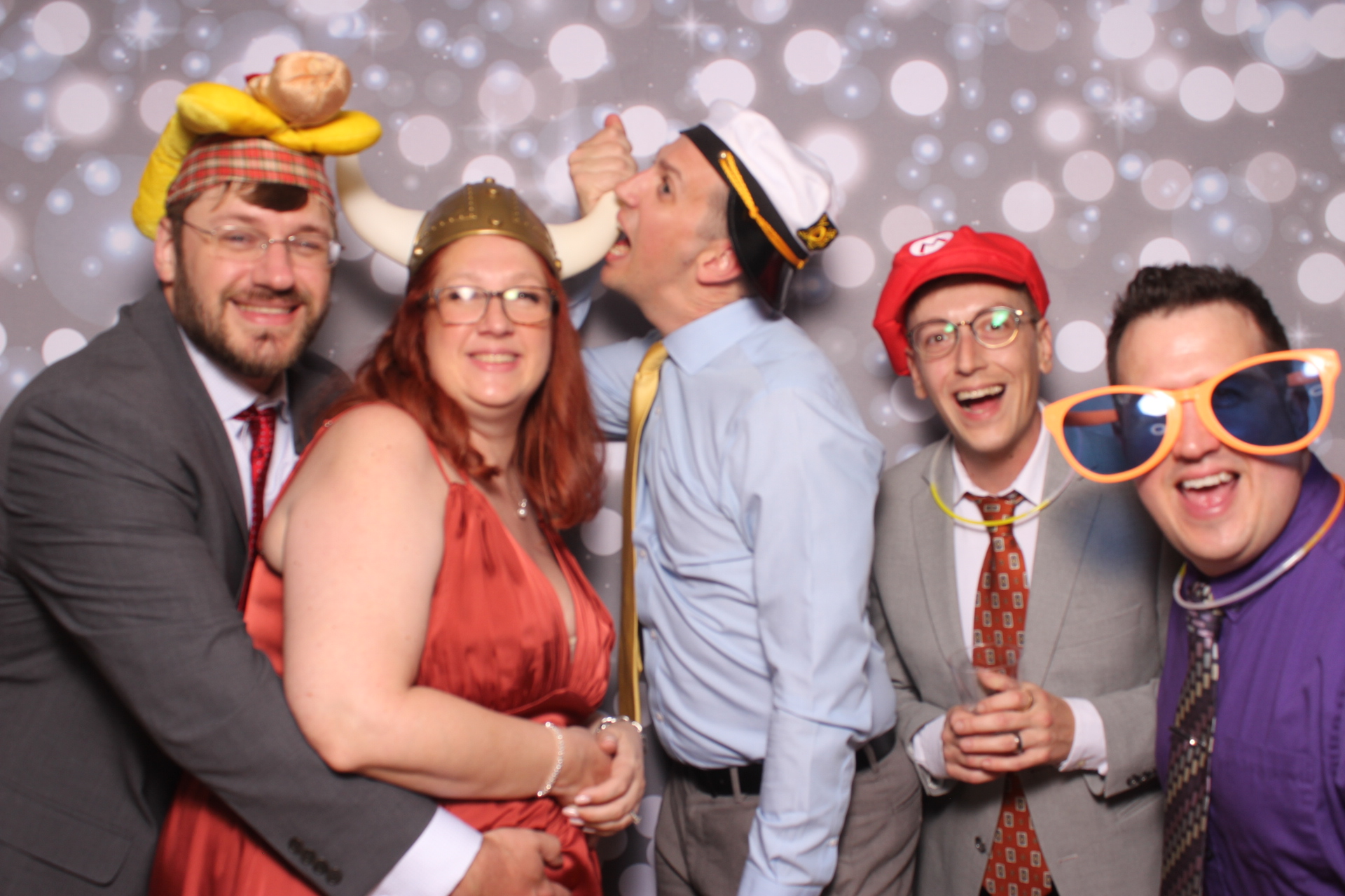 Lisa & Brett Reception | View more photos from the event at gallery.photoboothcincy.com/u/PhotoBoothCincy/Lisa-Brett-Reception