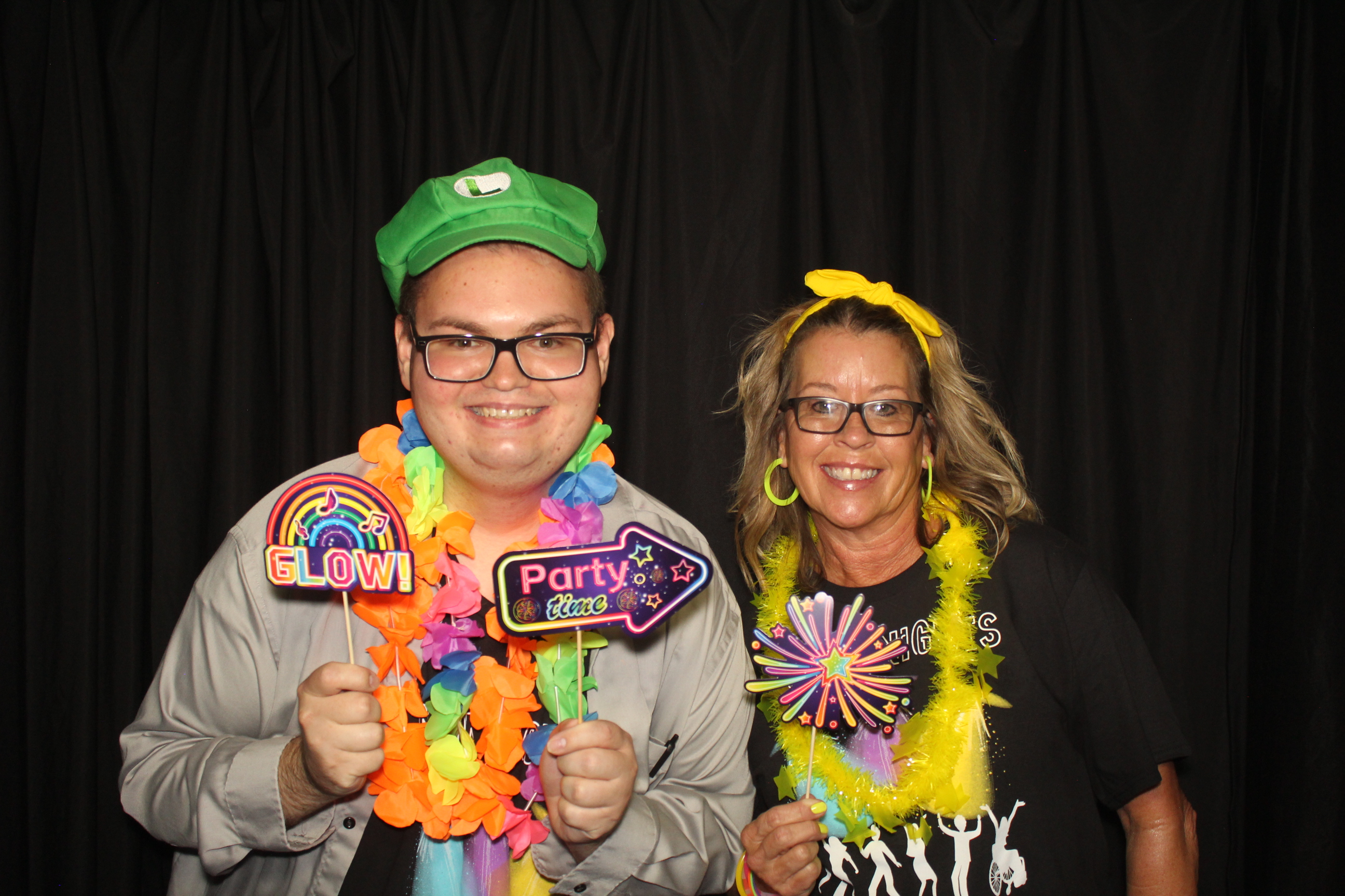 MCESC Prom | View more photos from the event at gallery.photoboothcincy.com/u/PhotoBoothCincy/MCESC-Prom