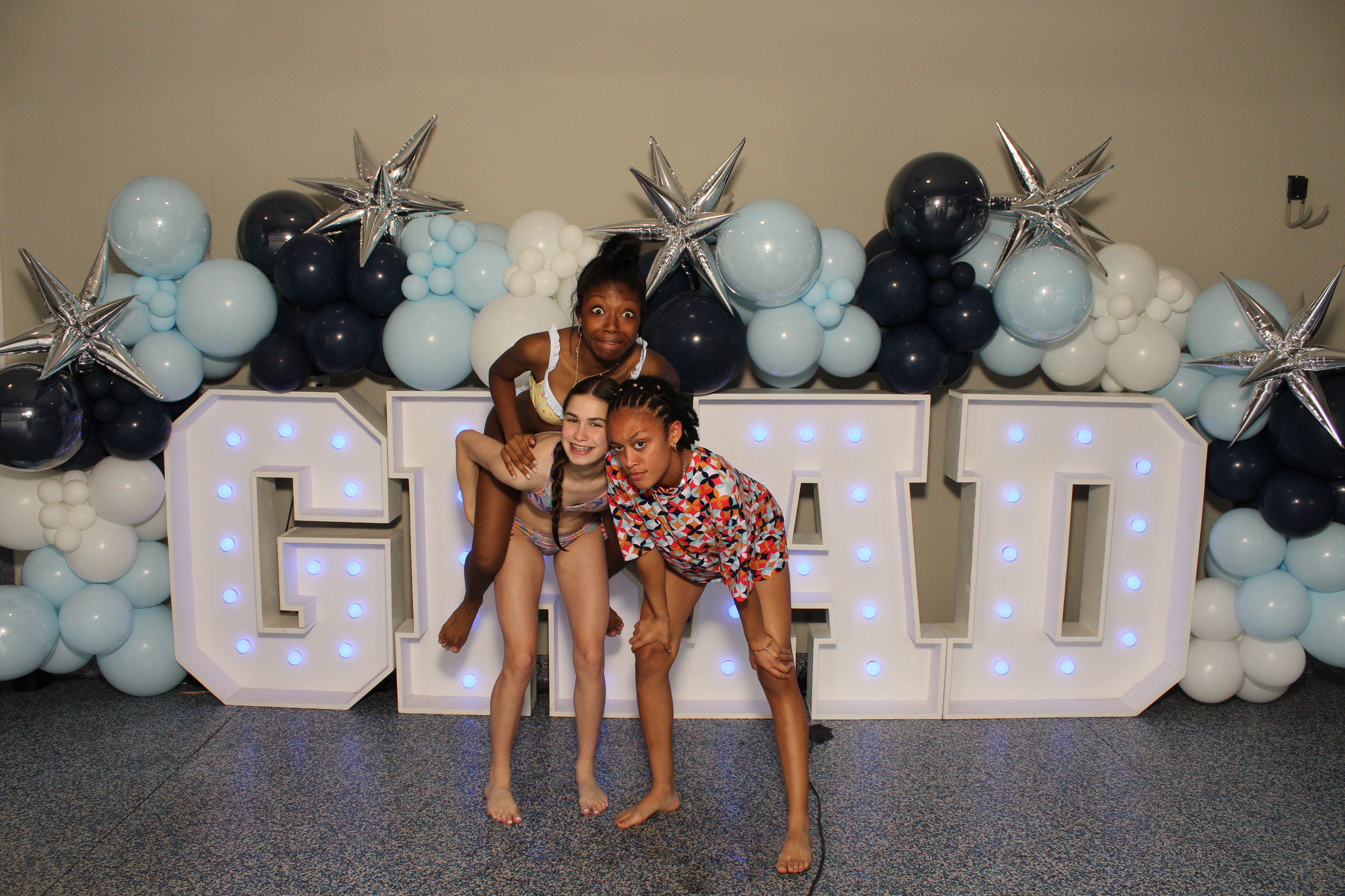 MTCES Class of 2026 | View more photos from the event at gallery.photoboothcincy.com/u/PhotoBoothCincy/MTCES-Class-of-2026
