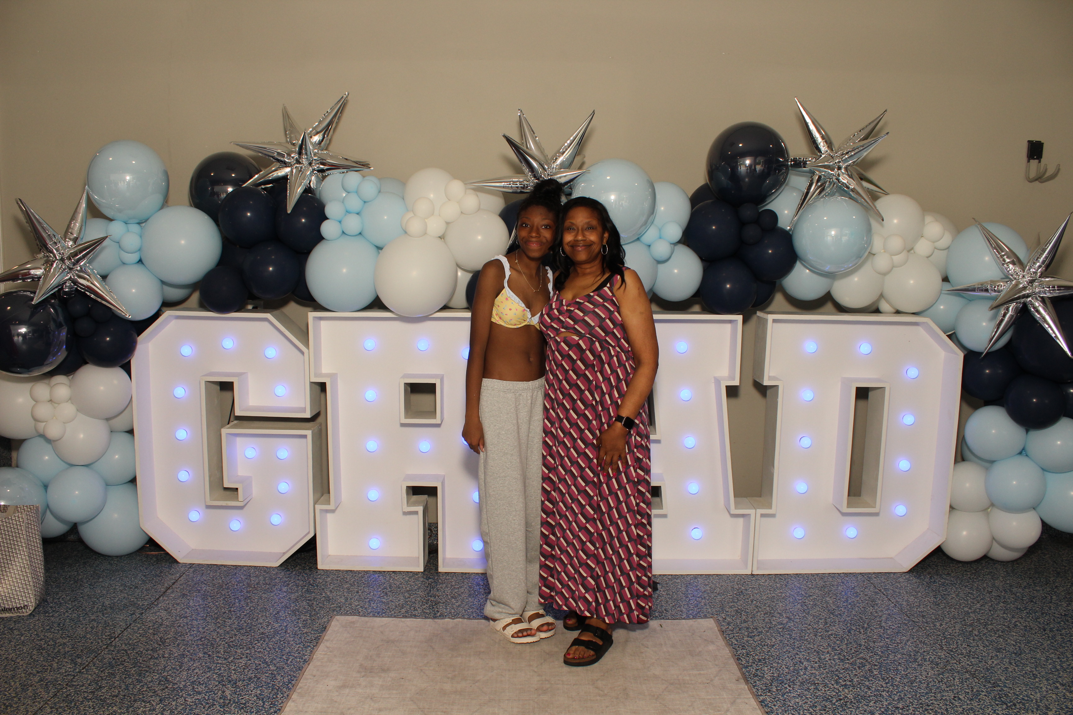 MTCES Class of 2026 | View more photos from the event at gallery.photoboothcincy.com/u/PhotoBoothCincy/MTCES-Class-of-2026