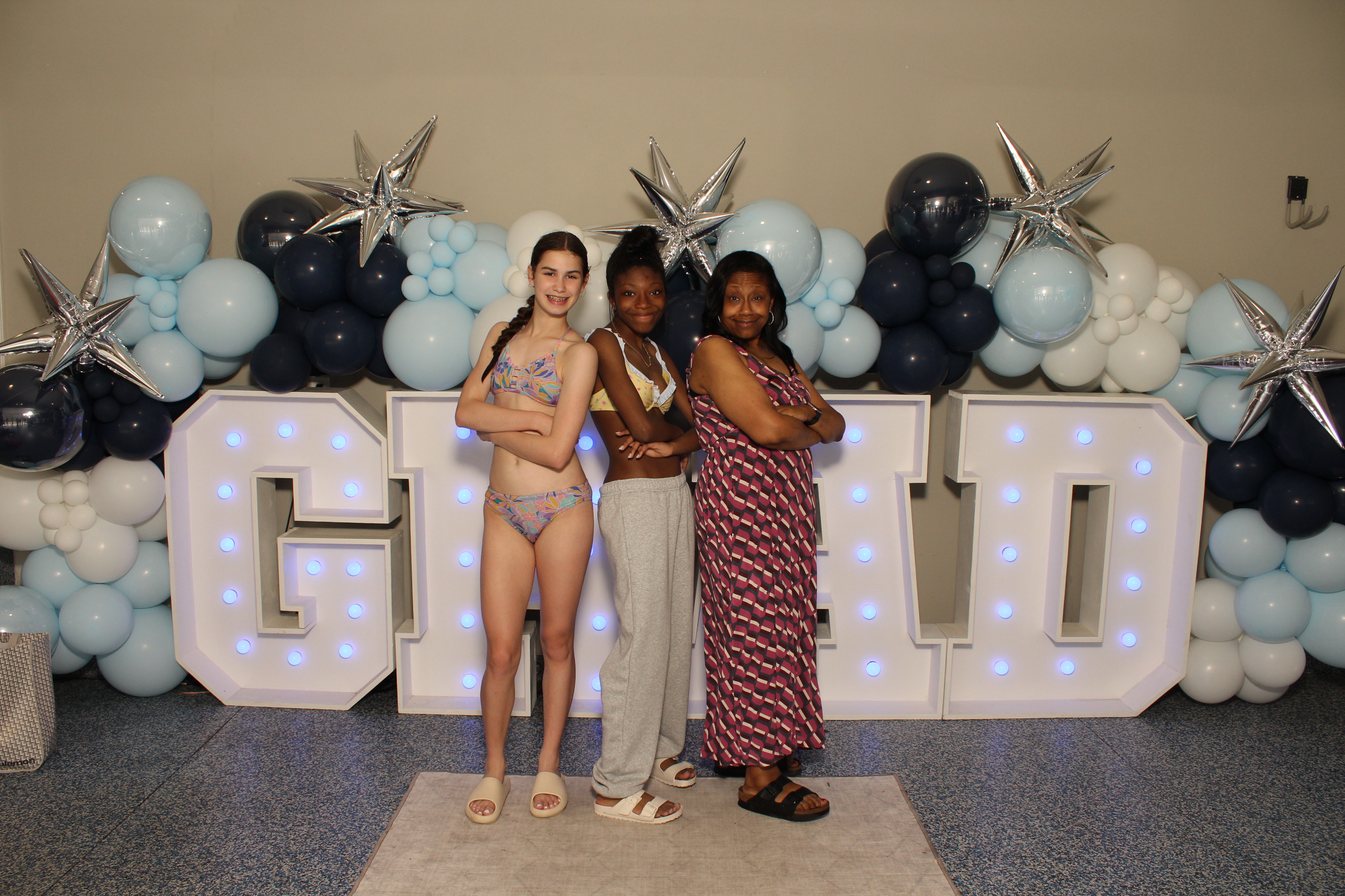 MTCES Class of 2026 | View more photos from the event at gallery.photoboothcincy.com/u/PhotoBoothCincy/MTCES-Class-of-2026