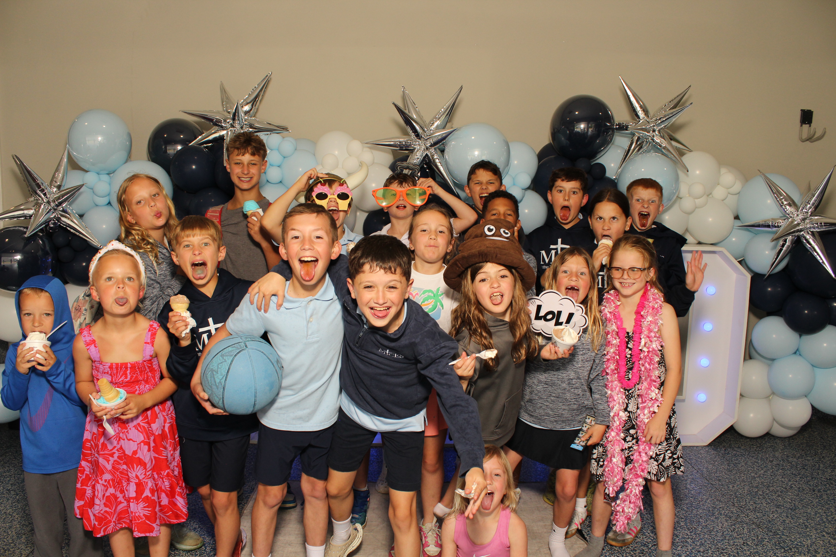 MTCES Class of 2026 | View more photos from the event at gallery.photoboothcincy.com/u/PhotoBoothCincy/MTCES-Class-of-2026