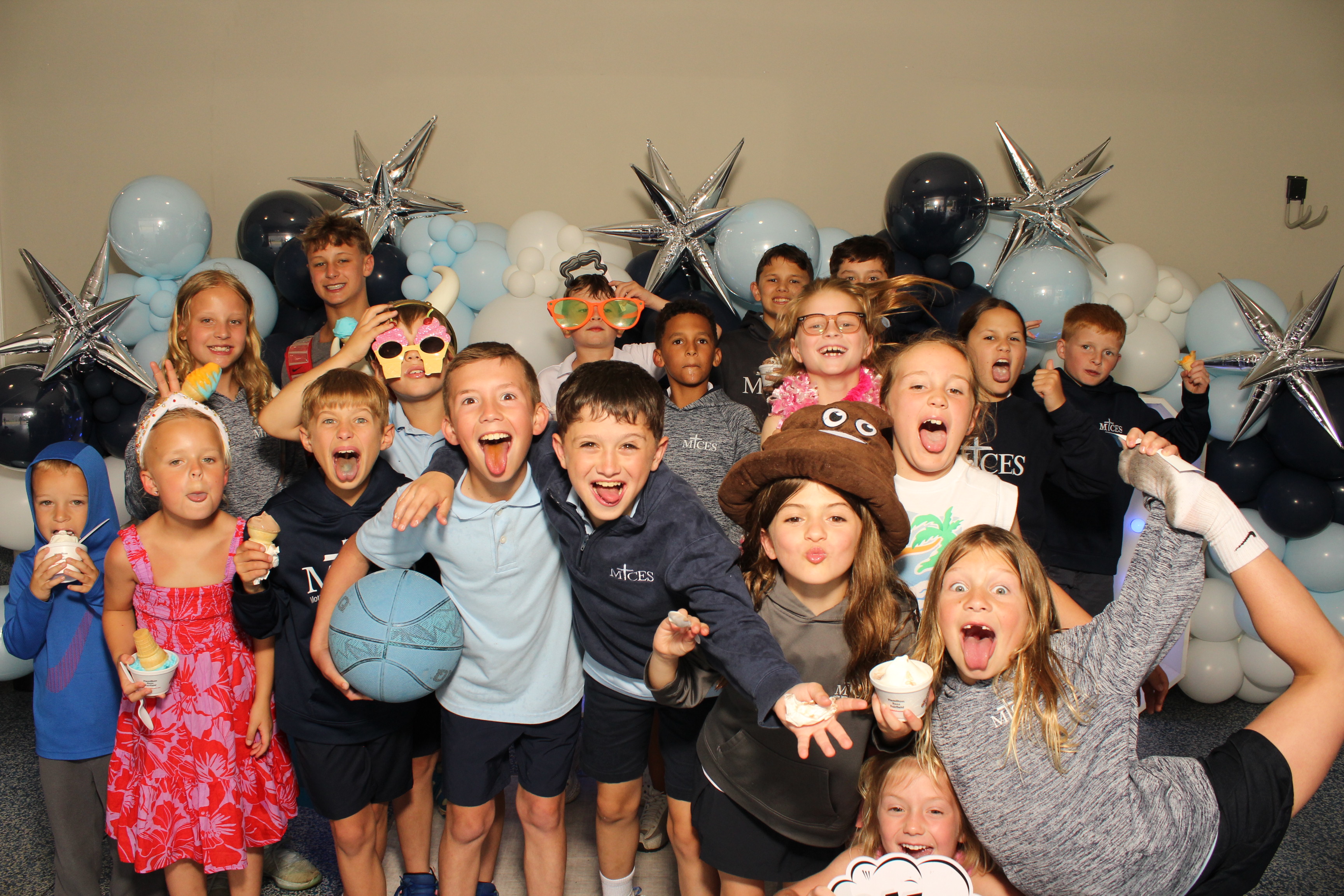 MTCES Class of 2026 | View more photos from the event at gallery.photoboothcincy.com/u/PhotoBoothCincy/MTCES-Class-of-2026
