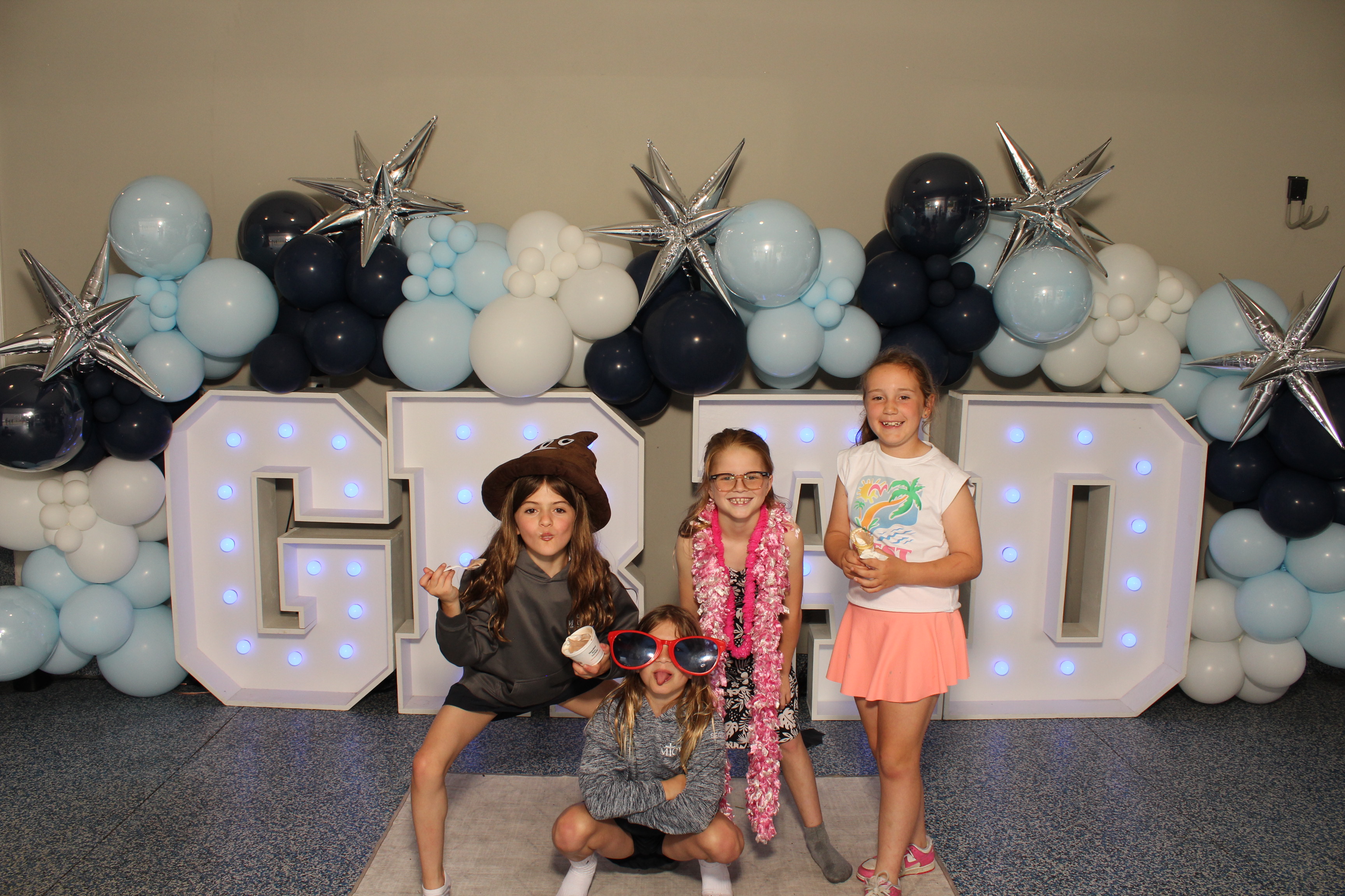 MTCES Class of 2026 | View more photos from the event at gallery.photoboothcincy.com/u/PhotoBoothCincy/MTCES-Class-of-2026