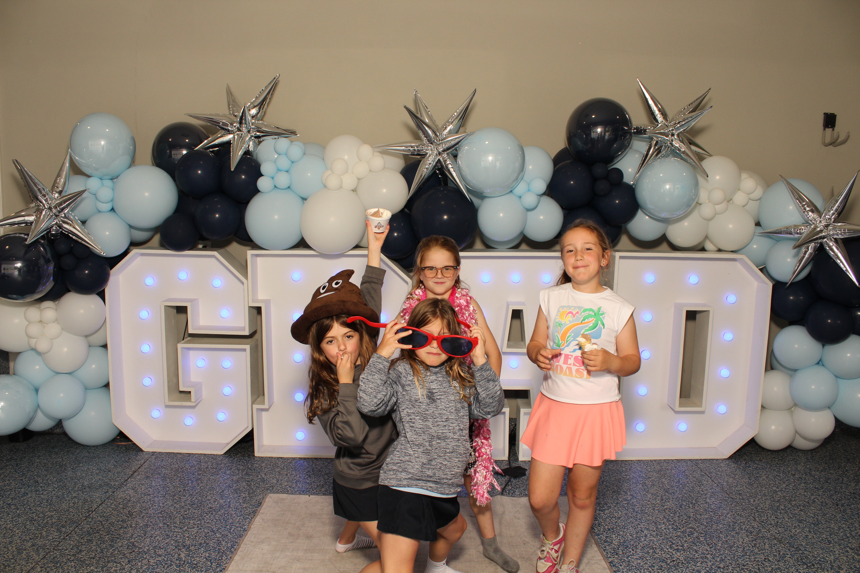 MTCES Class of 2026 | View more photos from the event at gallery.photoboothcincy.com/u/PhotoBoothCincy/MTCES-Class-of-2026