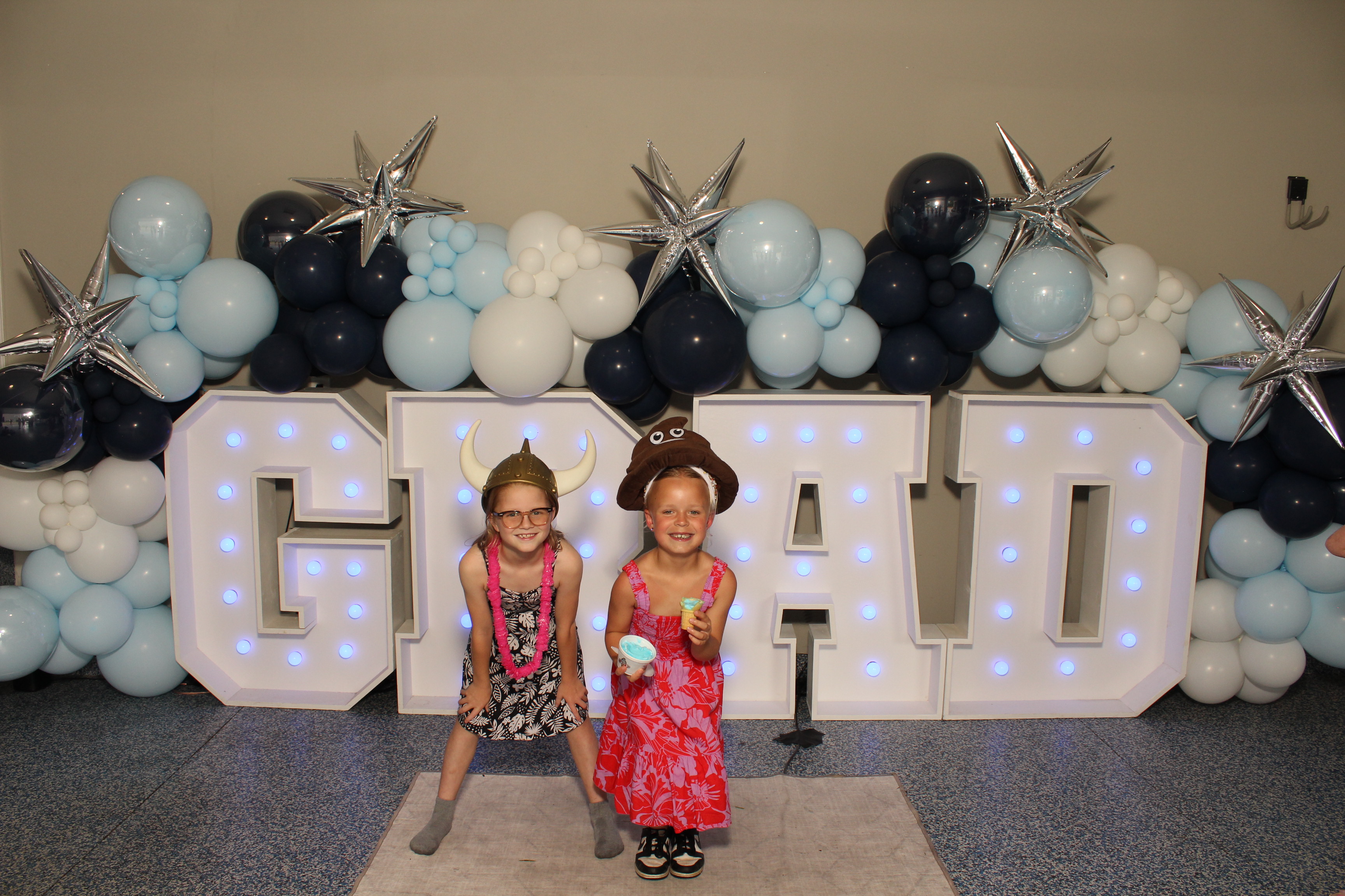 MTCES Class of 2026 | View more photos from the event at gallery.photoboothcincy.com/u/PhotoBoothCincy/MTCES-Class-of-2026