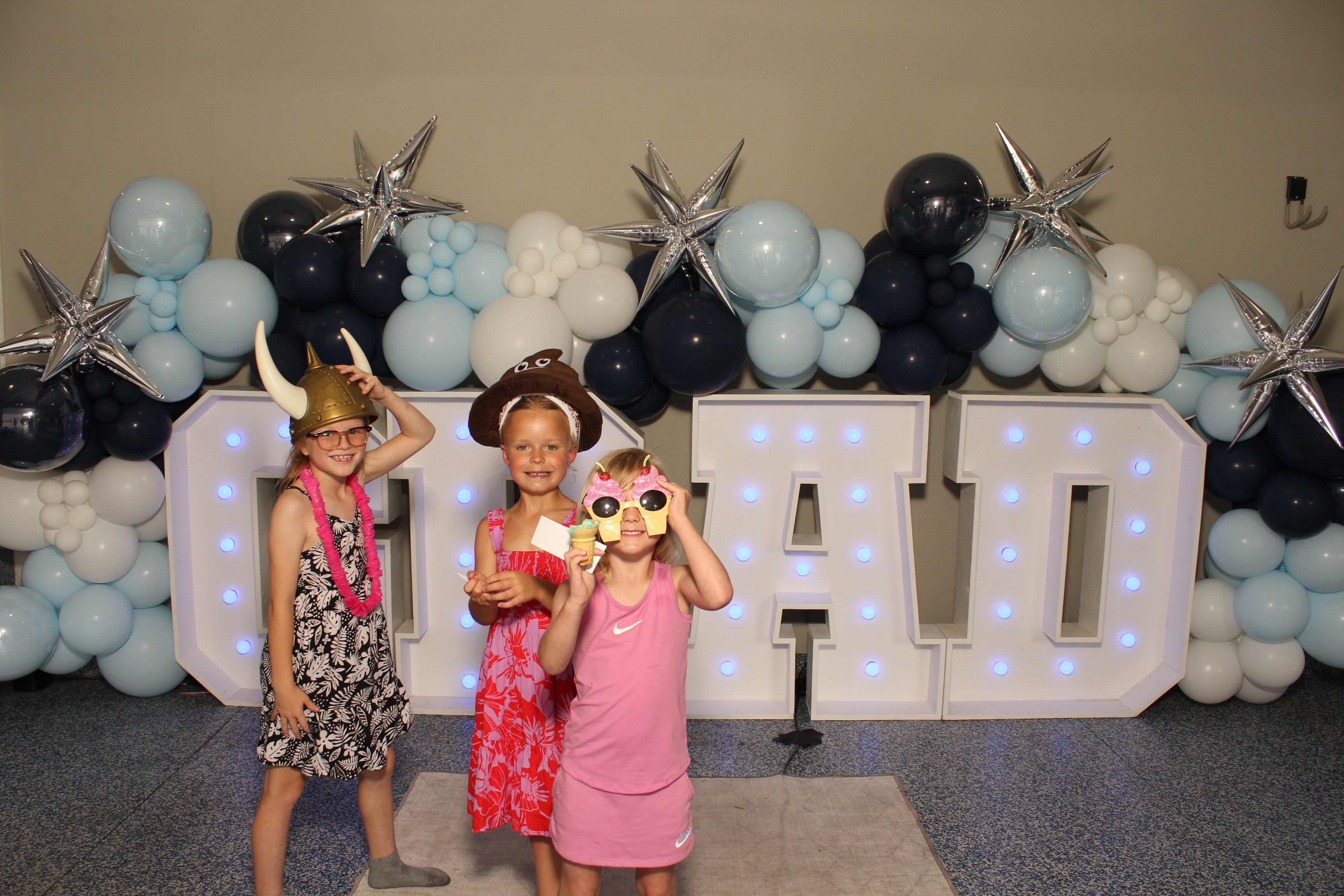 MTCES Class of 2026 | View more photos from the event at gallery.photoboothcincy.com/u/PhotoBoothCincy/MTCES-Class-of-2026