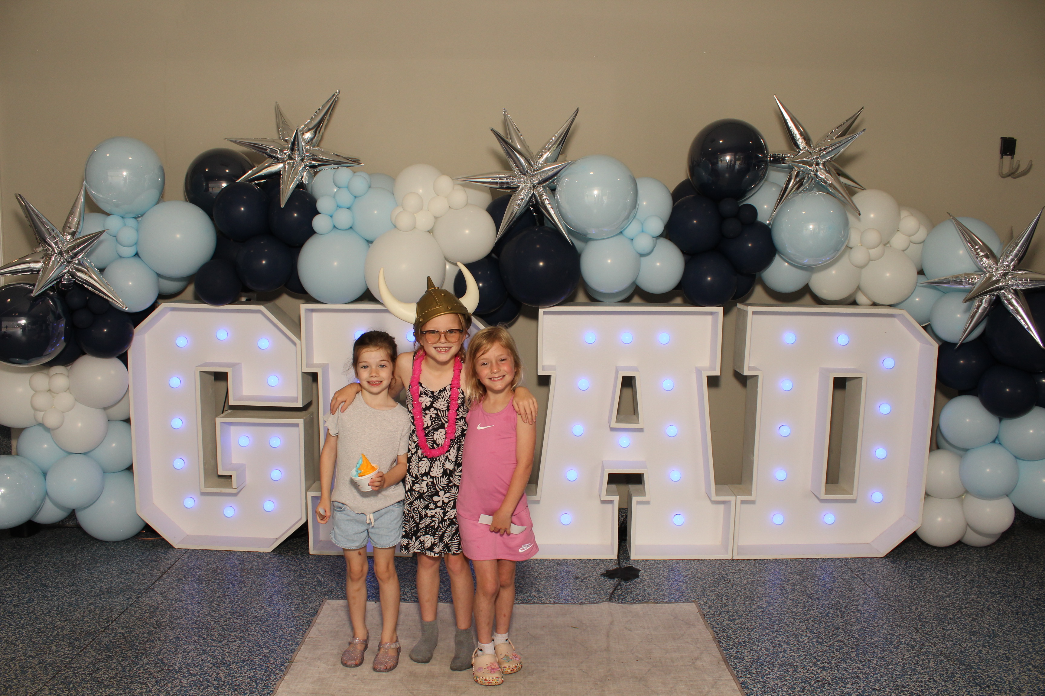 MTCES Class of 2026 | View more photos from the event at gallery.photoboothcincy.com/u/PhotoBoothCincy/MTCES-Class-of-2026