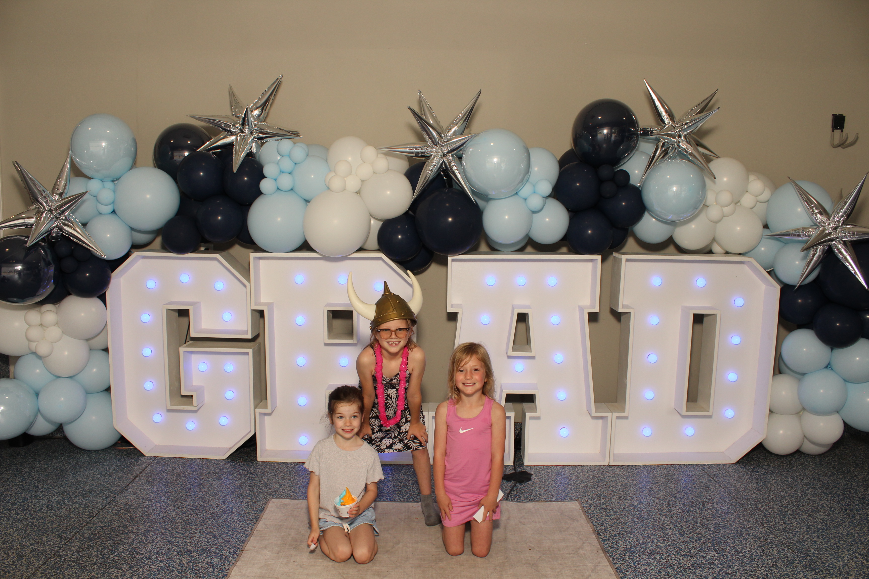 MTCES Class of 2026 | View more photos from the event at gallery.photoboothcincy.com/u/PhotoBoothCincy/MTCES-Class-of-2026