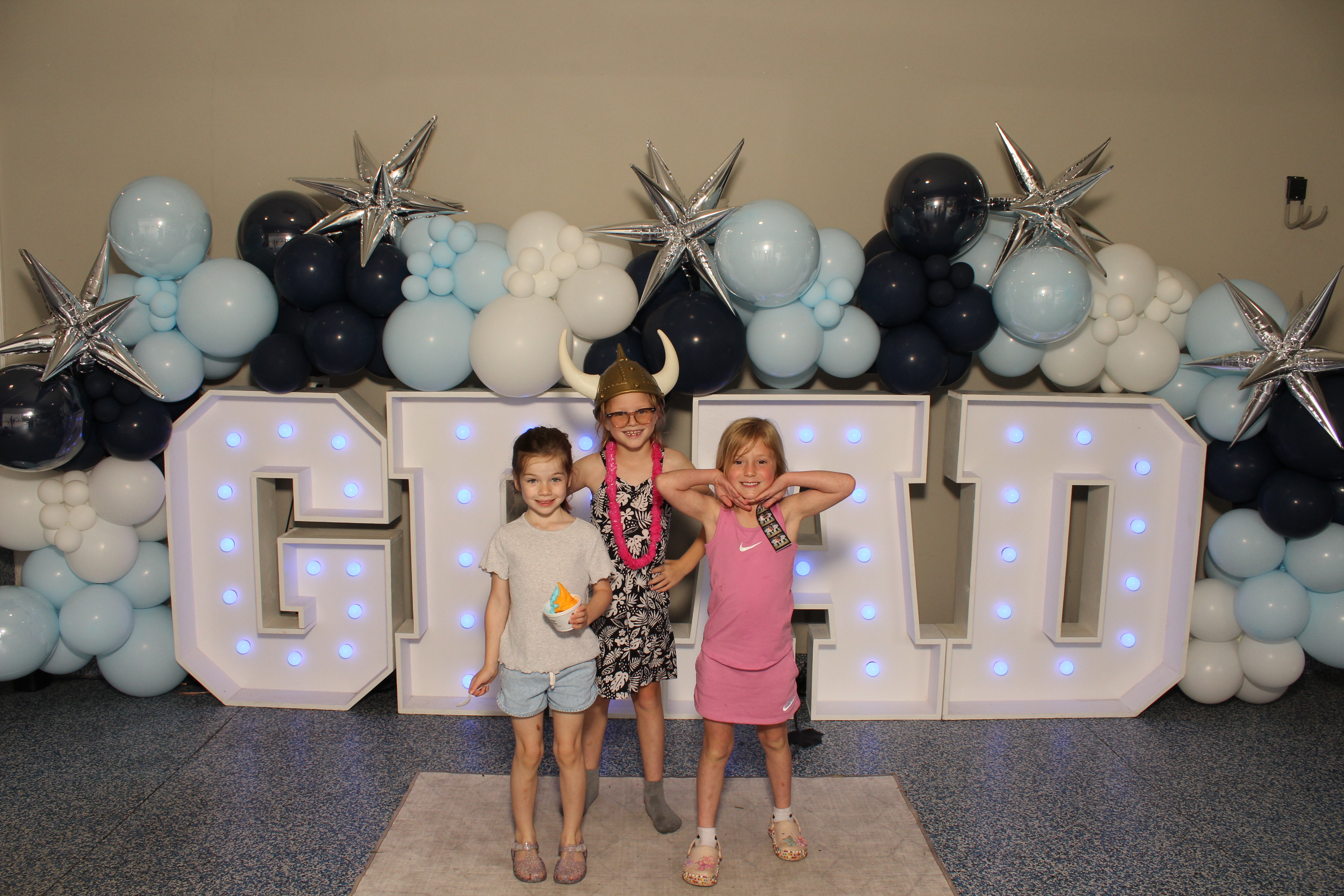MTCES Class of 2026 | View more photos from the event at gallery.photoboothcincy.com/u/PhotoBoothCincy/MTCES-Class-of-2026