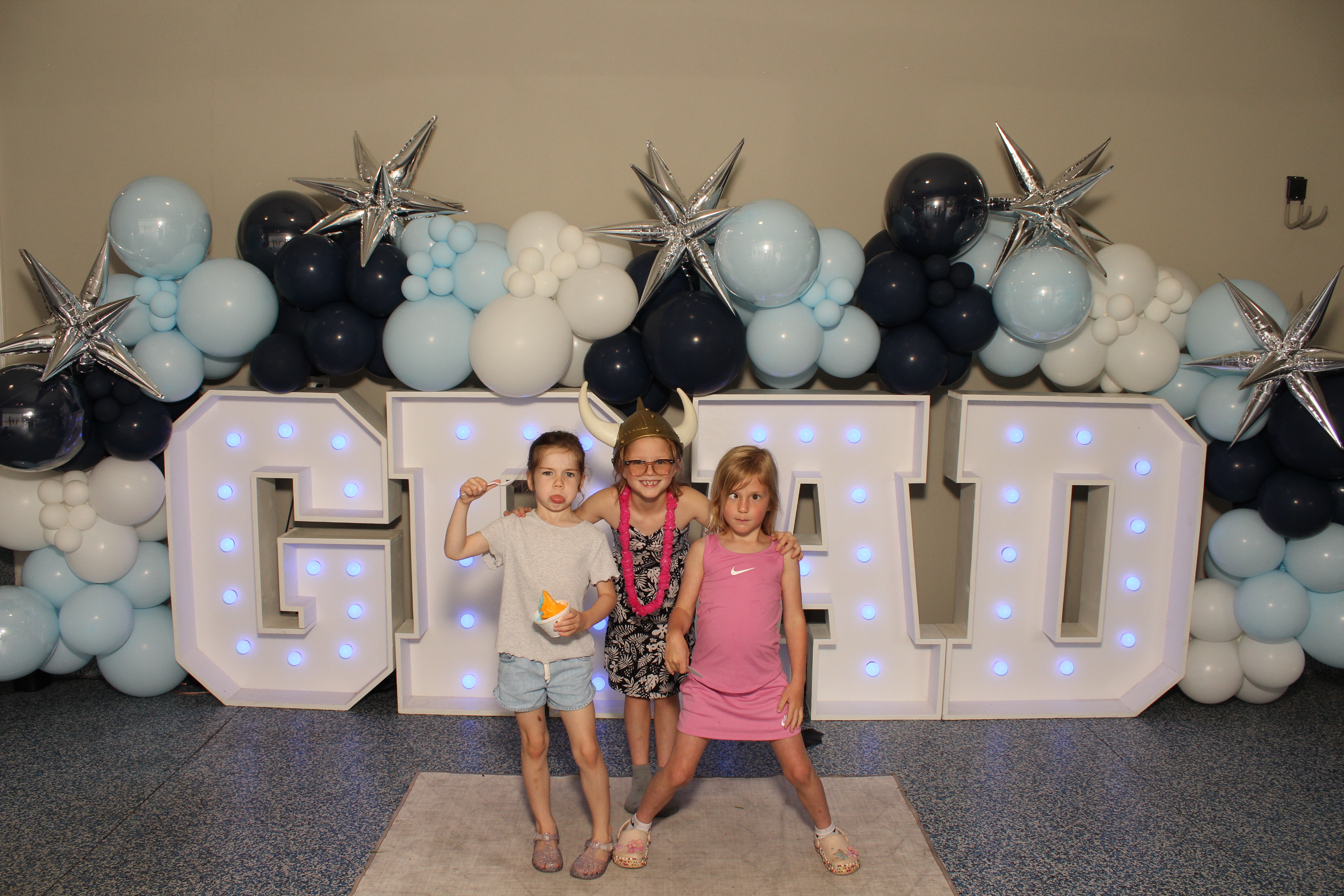 MTCES Class of 2026 | View more photos from the event at gallery.photoboothcincy.com/u/PhotoBoothCincy/MTCES-Class-of-2026