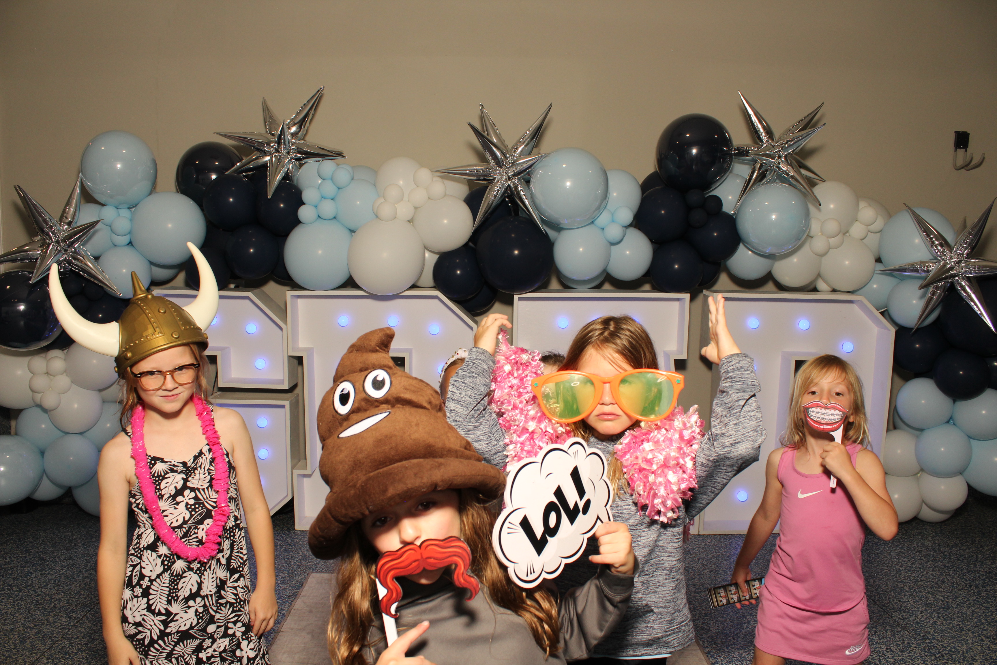 MTCES Class of 2026 | View more photos from the event at gallery.photoboothcincy.com/u/PhotoBoothCincy/MTCES-Class-of-2026