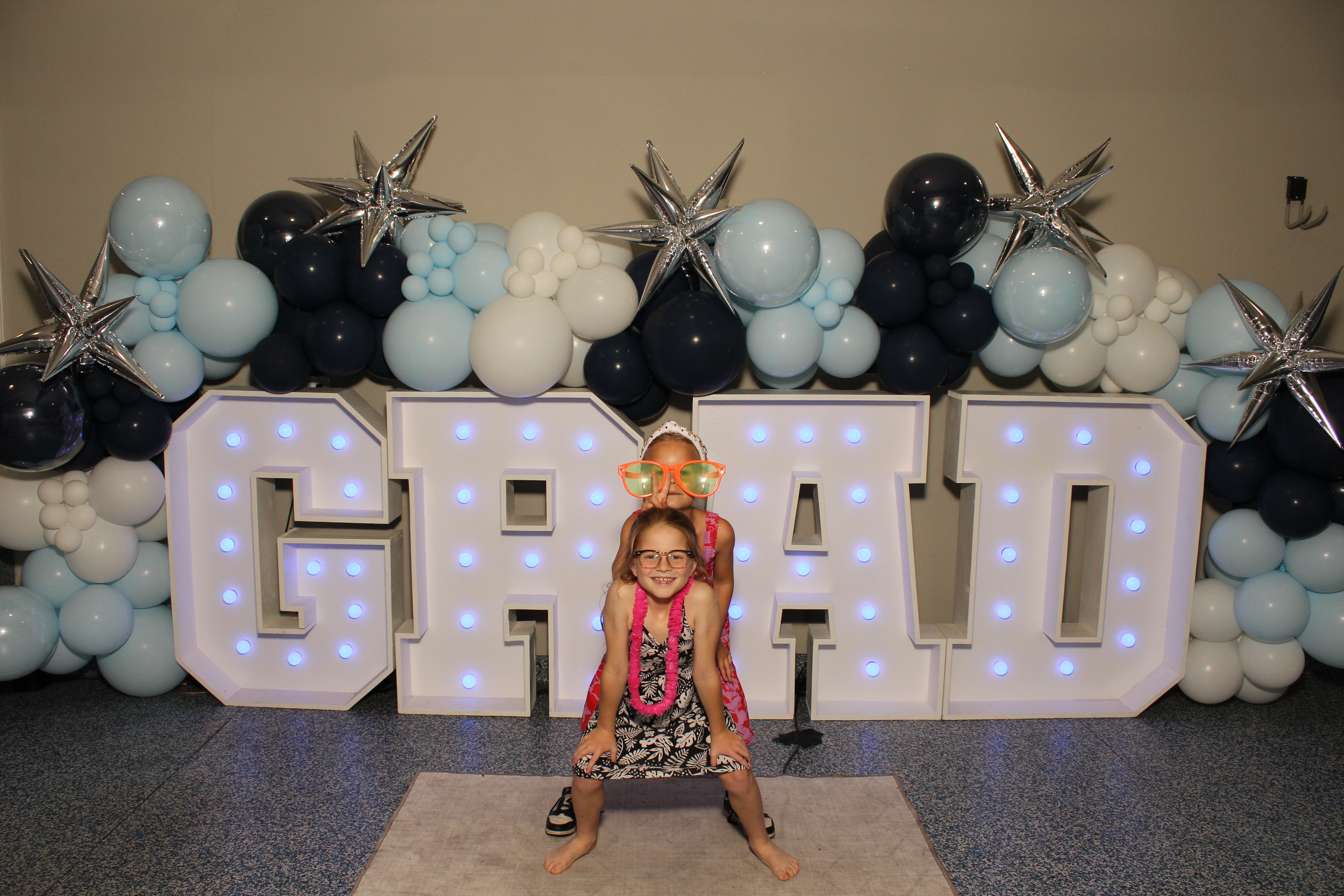 MTCES Class of 2026 | View more photos from the event at gallery.photoboothcincy.com/u/PhotoBoothCincy/MTCES-Class-of-2026