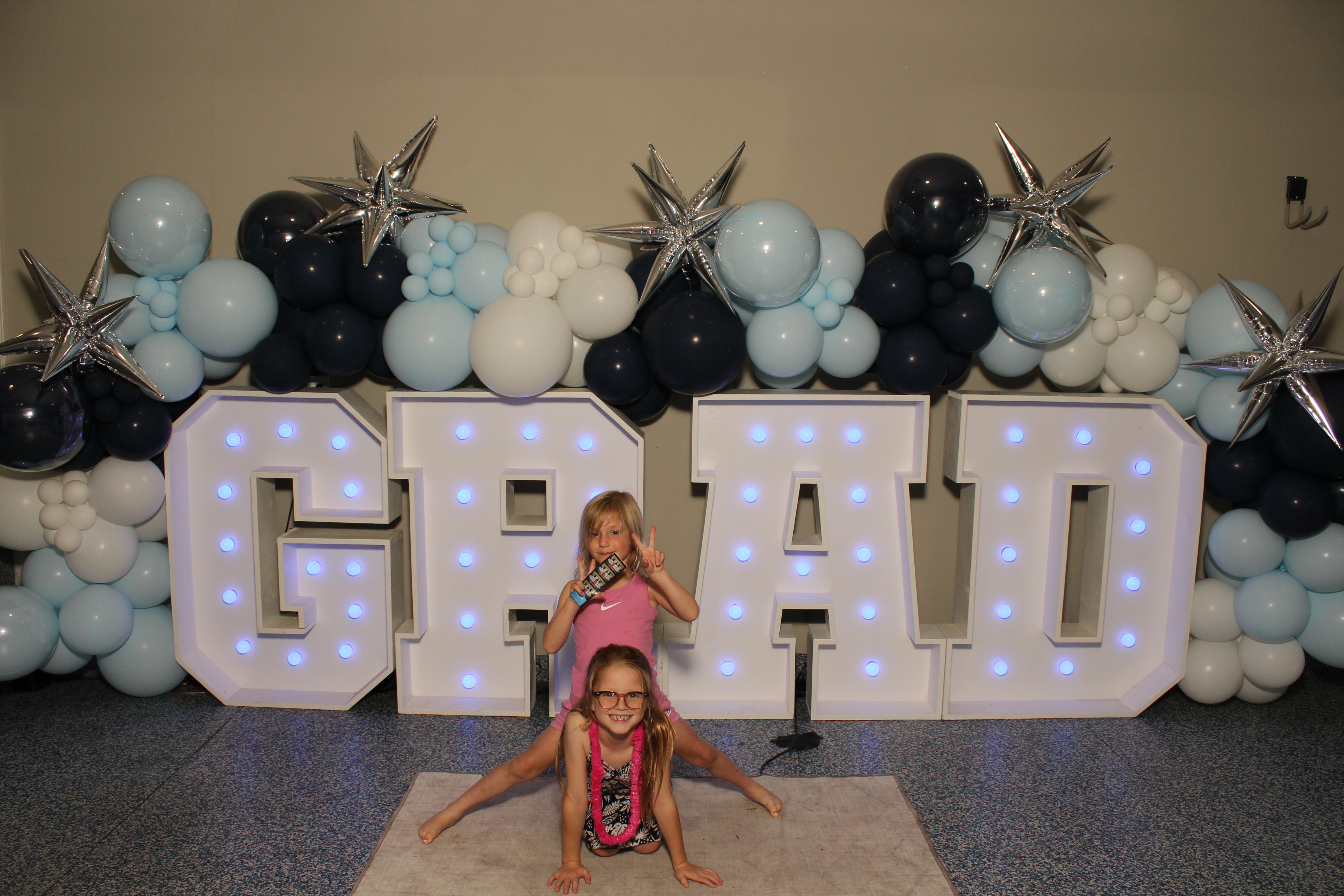 MTCES Class of 2026 | View more photos from the event at gallery.photoboothcincy.com/u/PhotoBoothCincy/MTCES-Class-of-2026